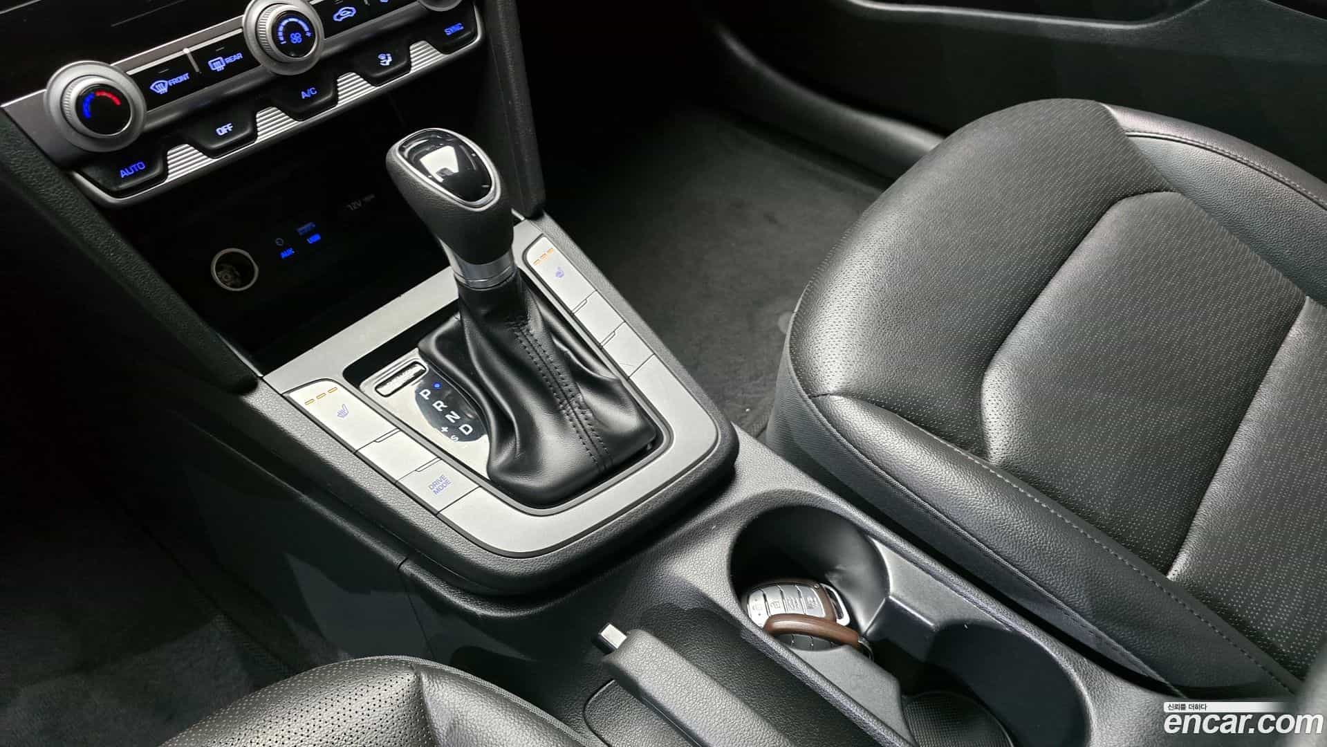 AVANTE Hyundai 2018.9-INNER-009
