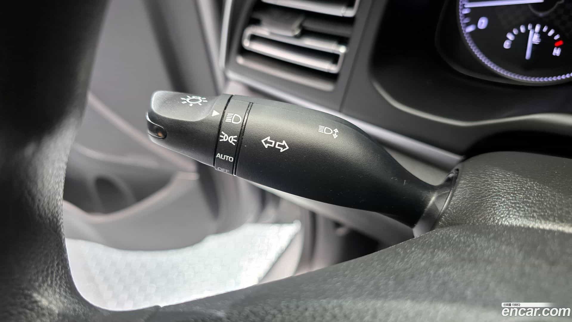 AVANTE Hyundai 2018.9-OPTION-020
