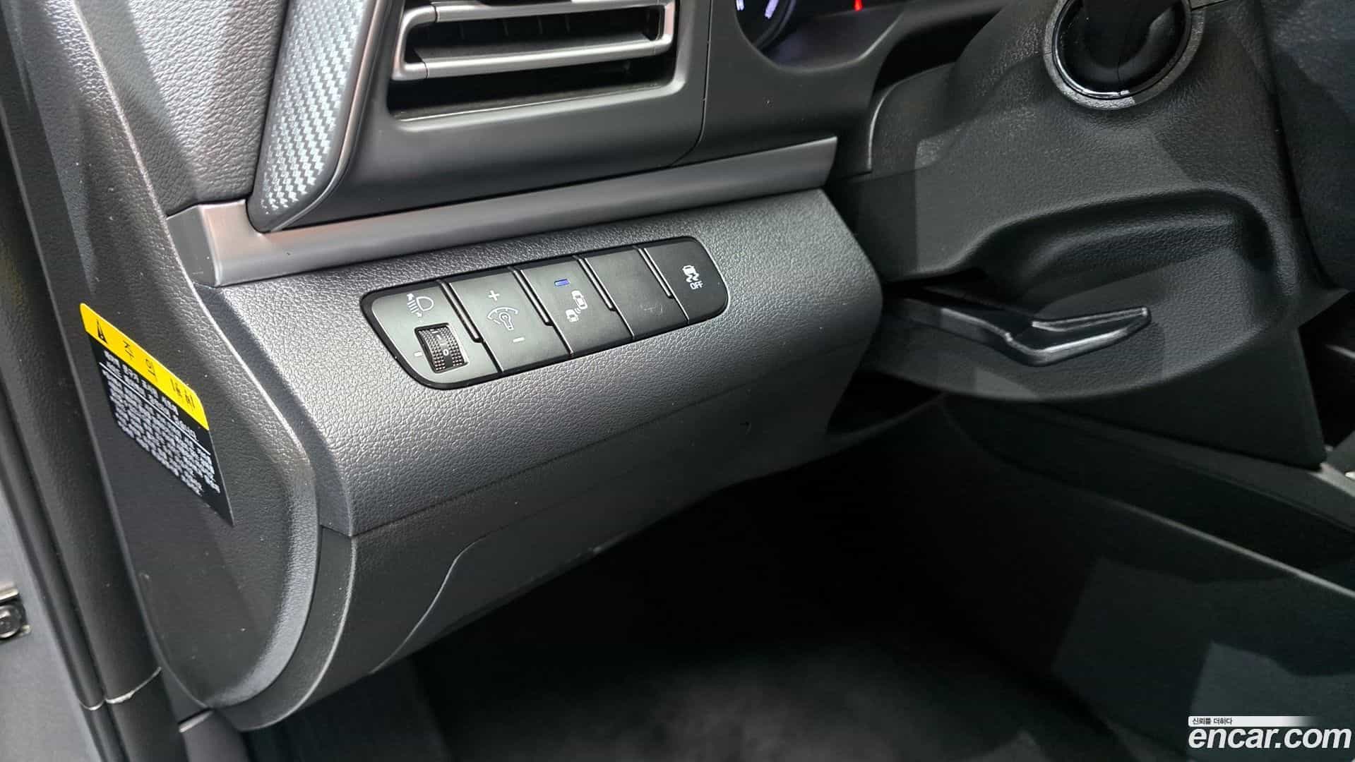 AVANTE Hyundai 2018.9-OPTION-023