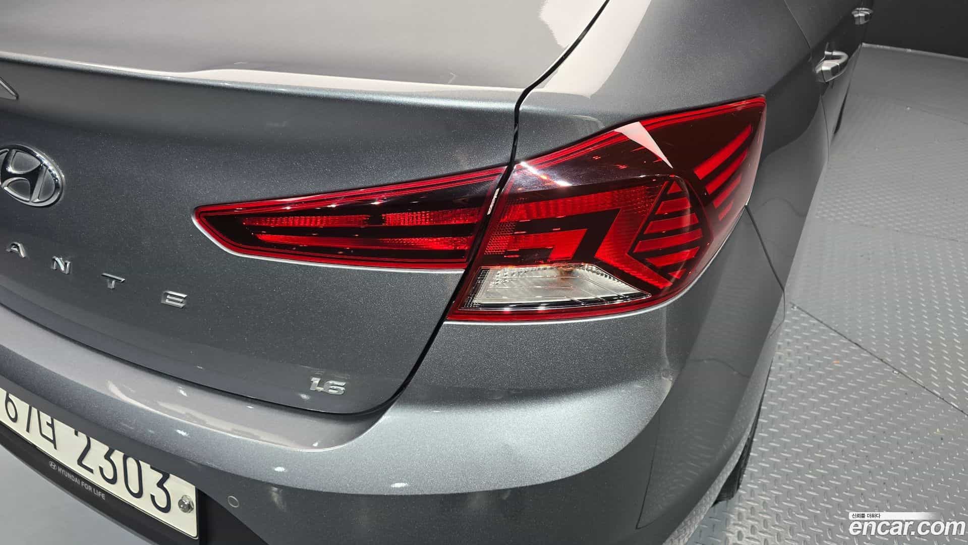 AVANTE Hyundai 2018.9-OUTER-033