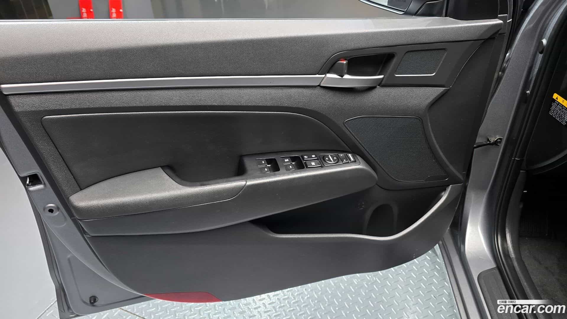 AVANTE Hyundai 2018.9-INNER-034