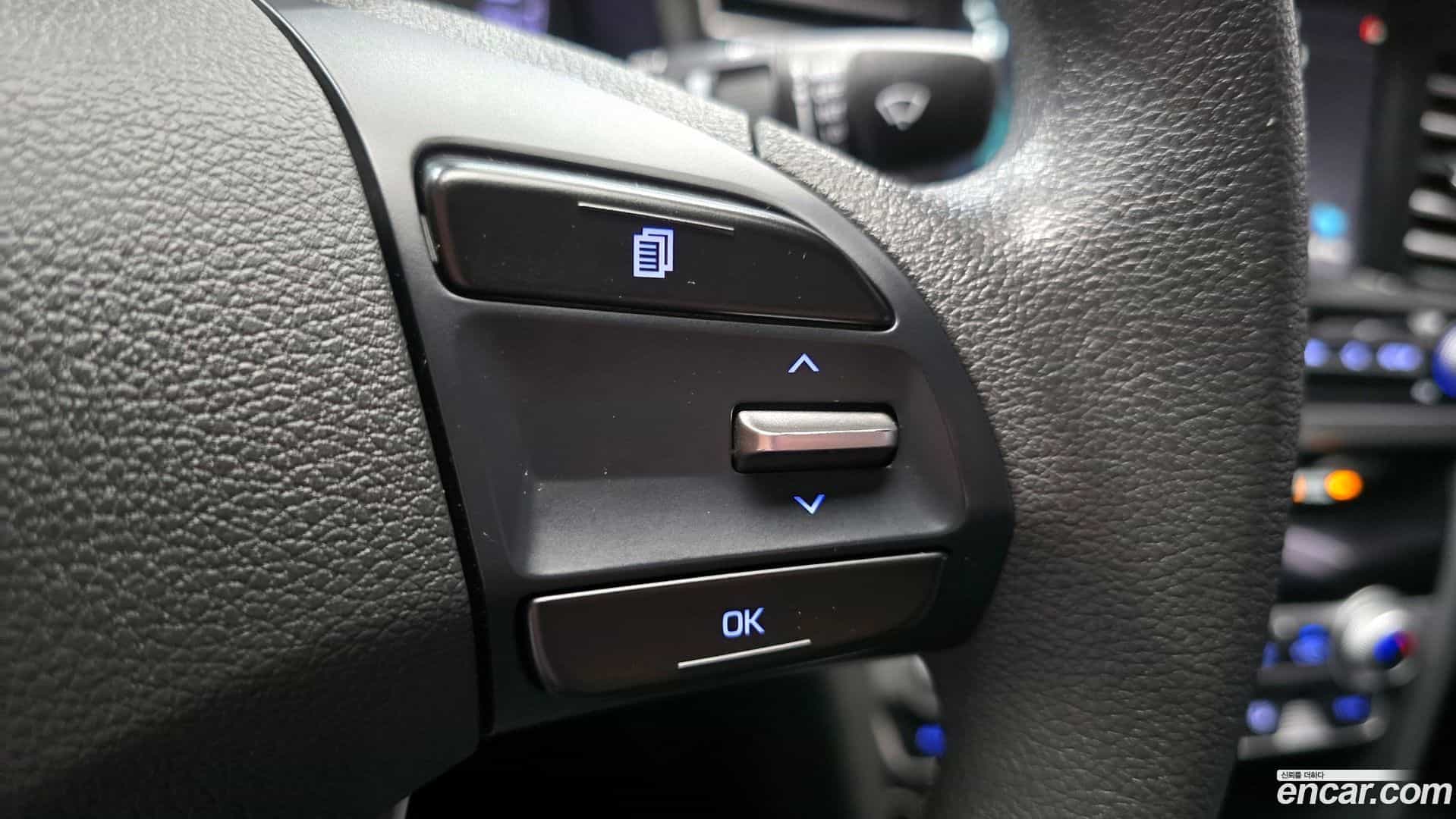 AVANTE Hyundai 2018.9-OPTION-040
