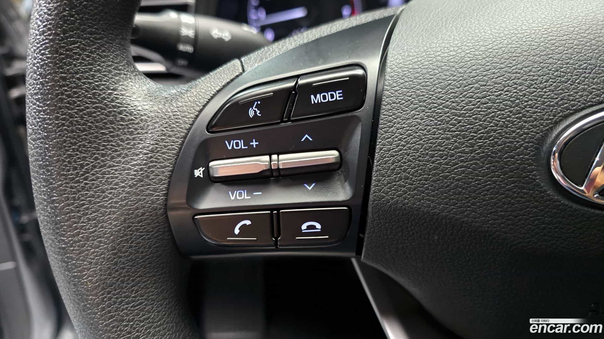 AVANTE Hyundai 2018.9-OPTION-042