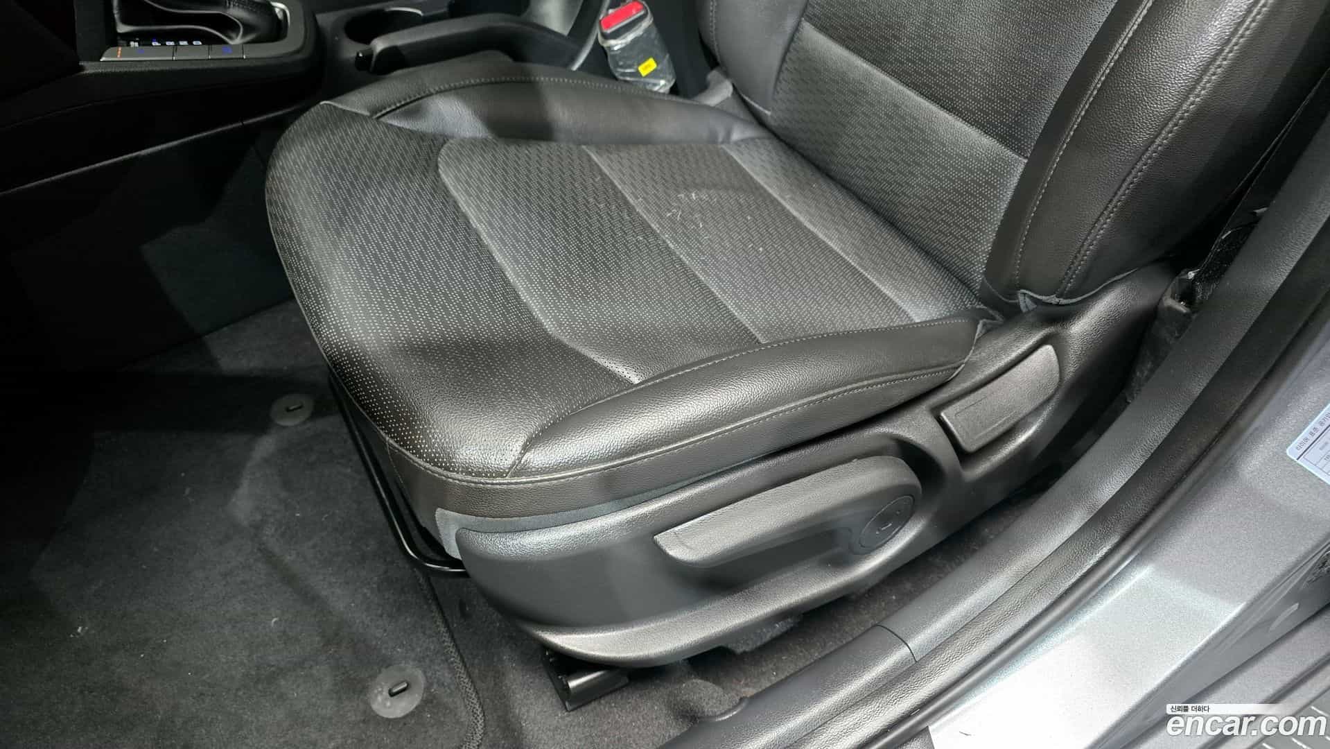 AVANTE Hyundai 2018.9-OPTION-043