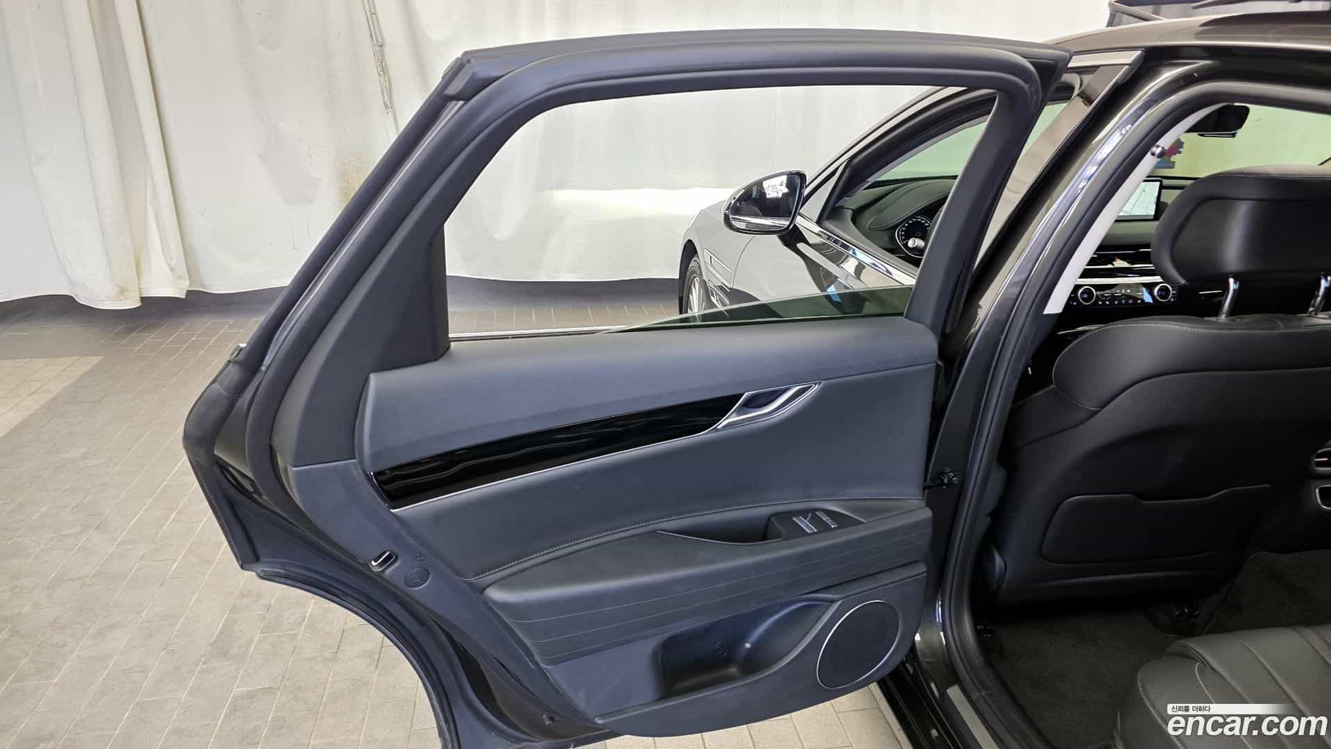 G80 Genesis 2022.3-INNER-035