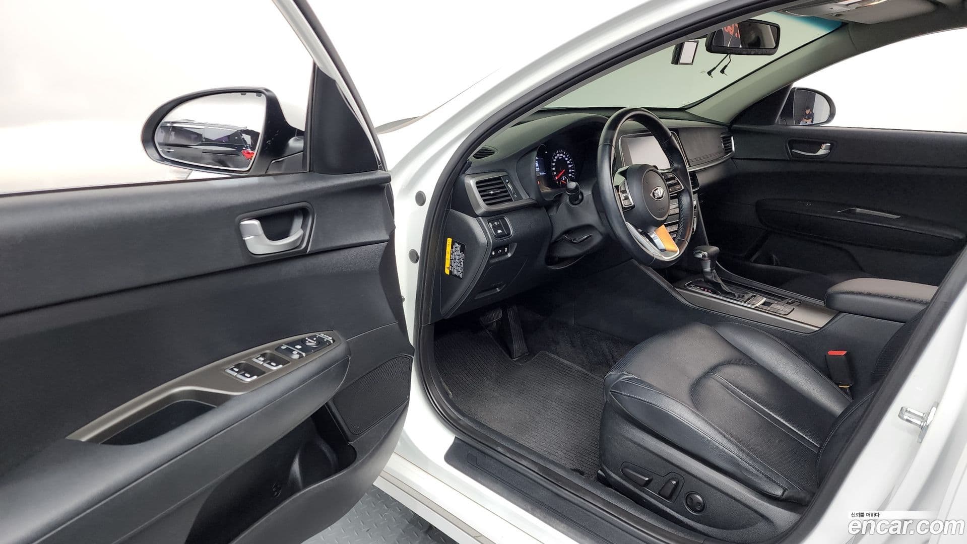 Main__Slider__Photo:K5 Kia 2019.6-9