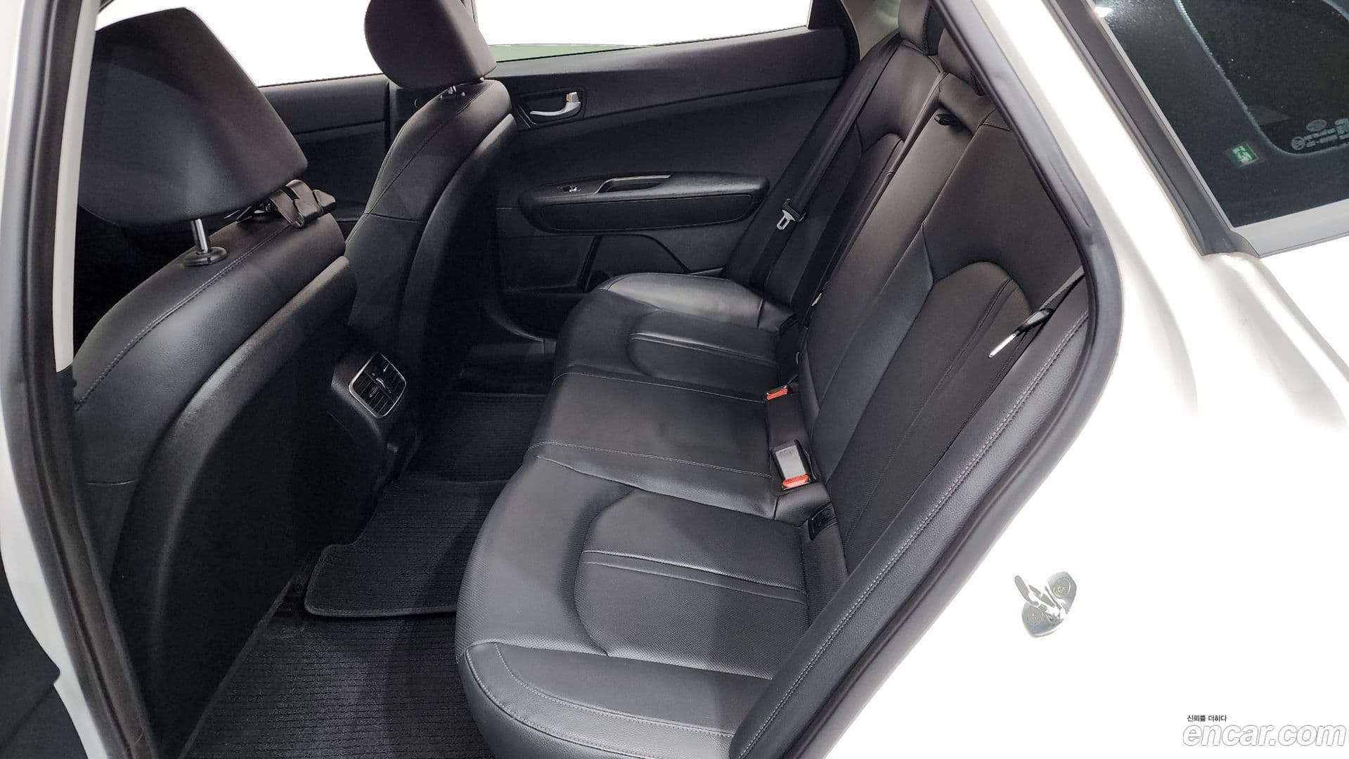 Main__Slider__Photo:K5 Kia 2019.6-10