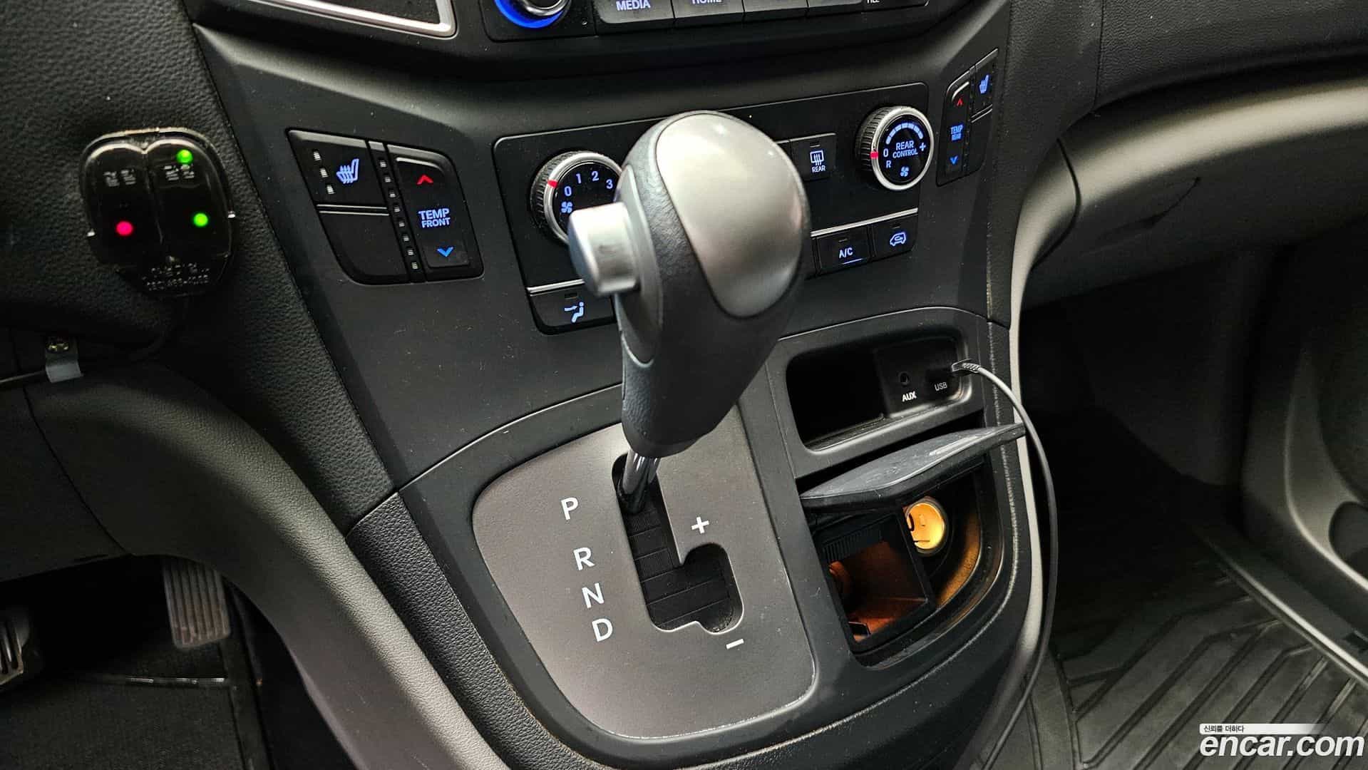 Starex Hyundai 2020.0-INNER-009