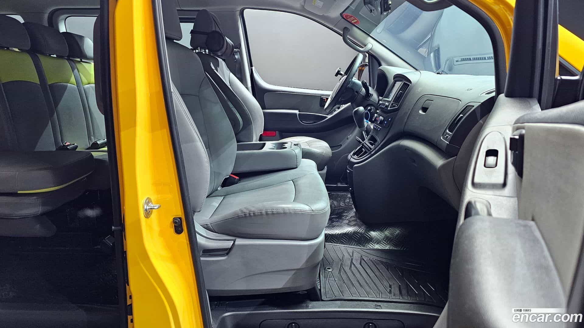 Starex Hyundai 2020.0-OPTION-015
