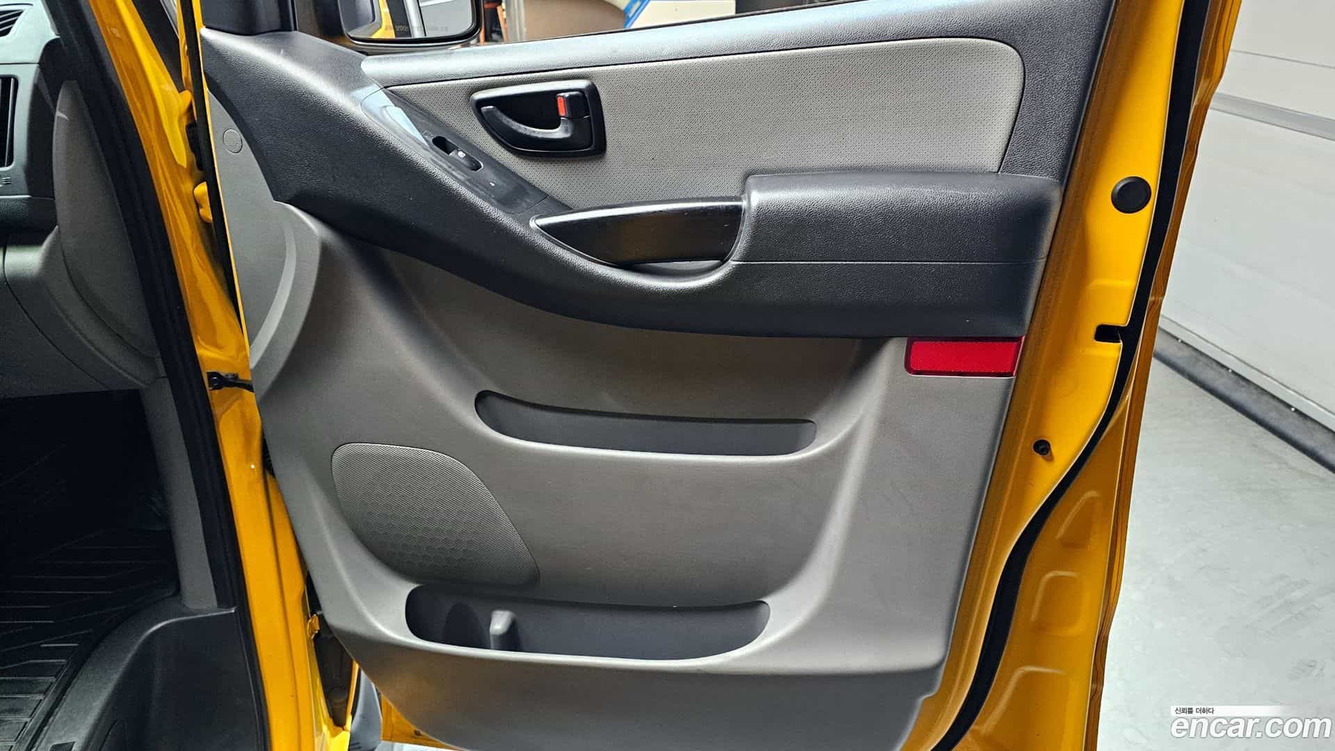 Starex Hyundai 2020.0-INNER-035