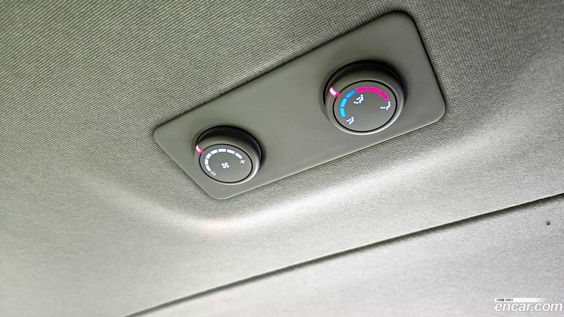 Starex Hyundai 2020.0-OPTION-042
