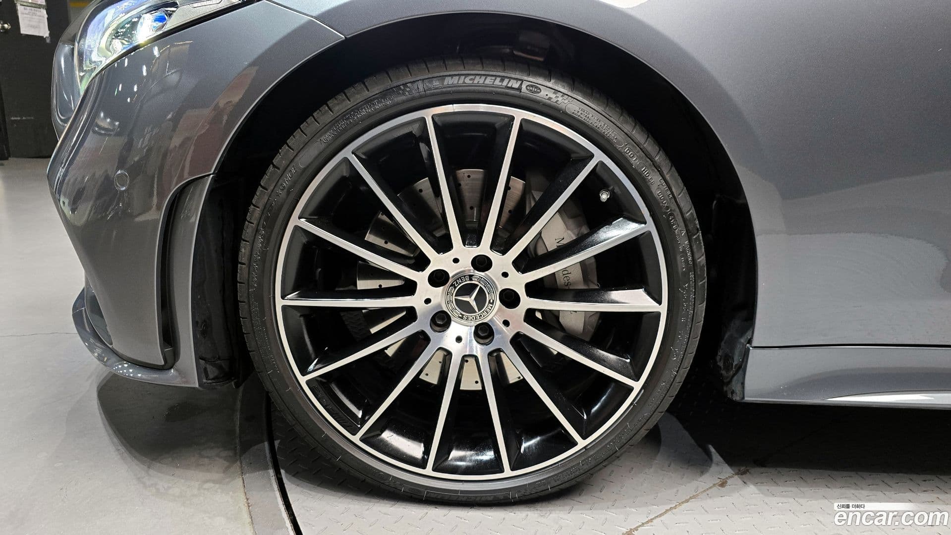 Main__Slider__Photo:CLS-Class Mercedes-Benz 2021.2-4
