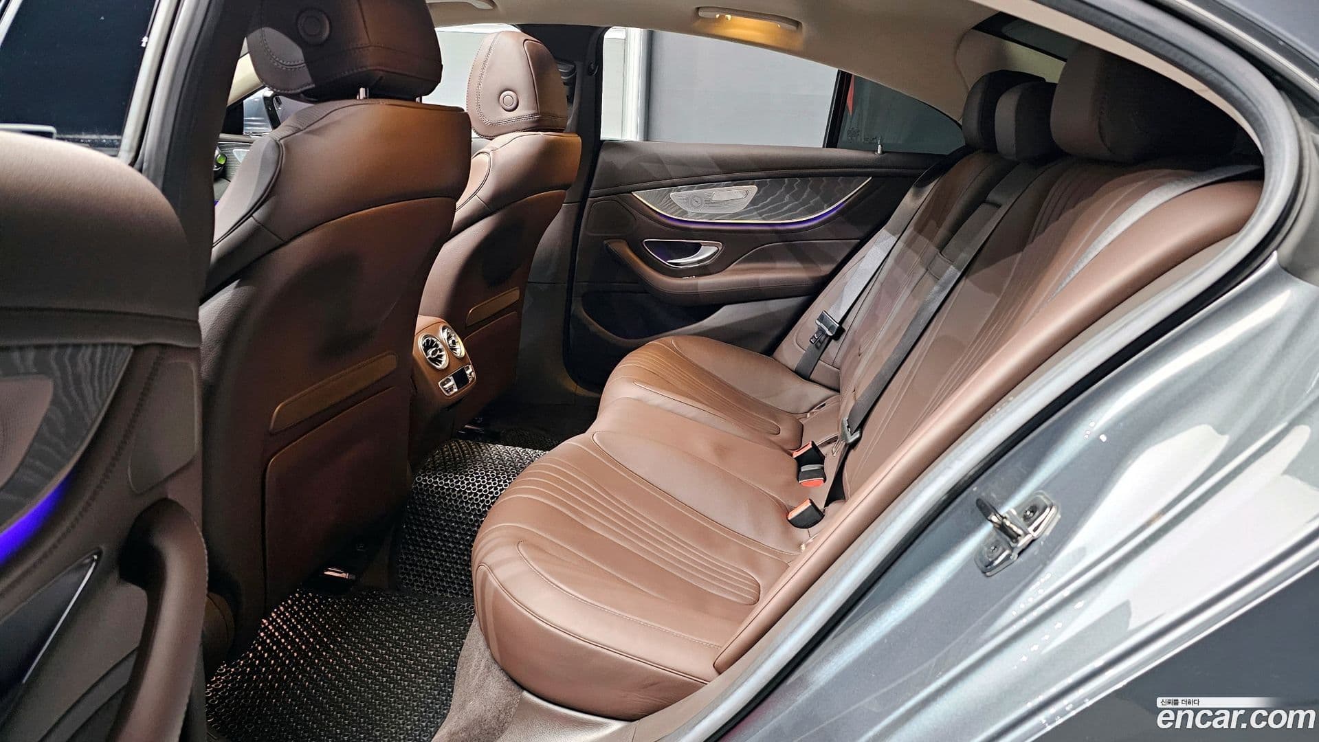 Main__Slider__Photo:CLS-Class Mercedes-Benz 2021.2-25