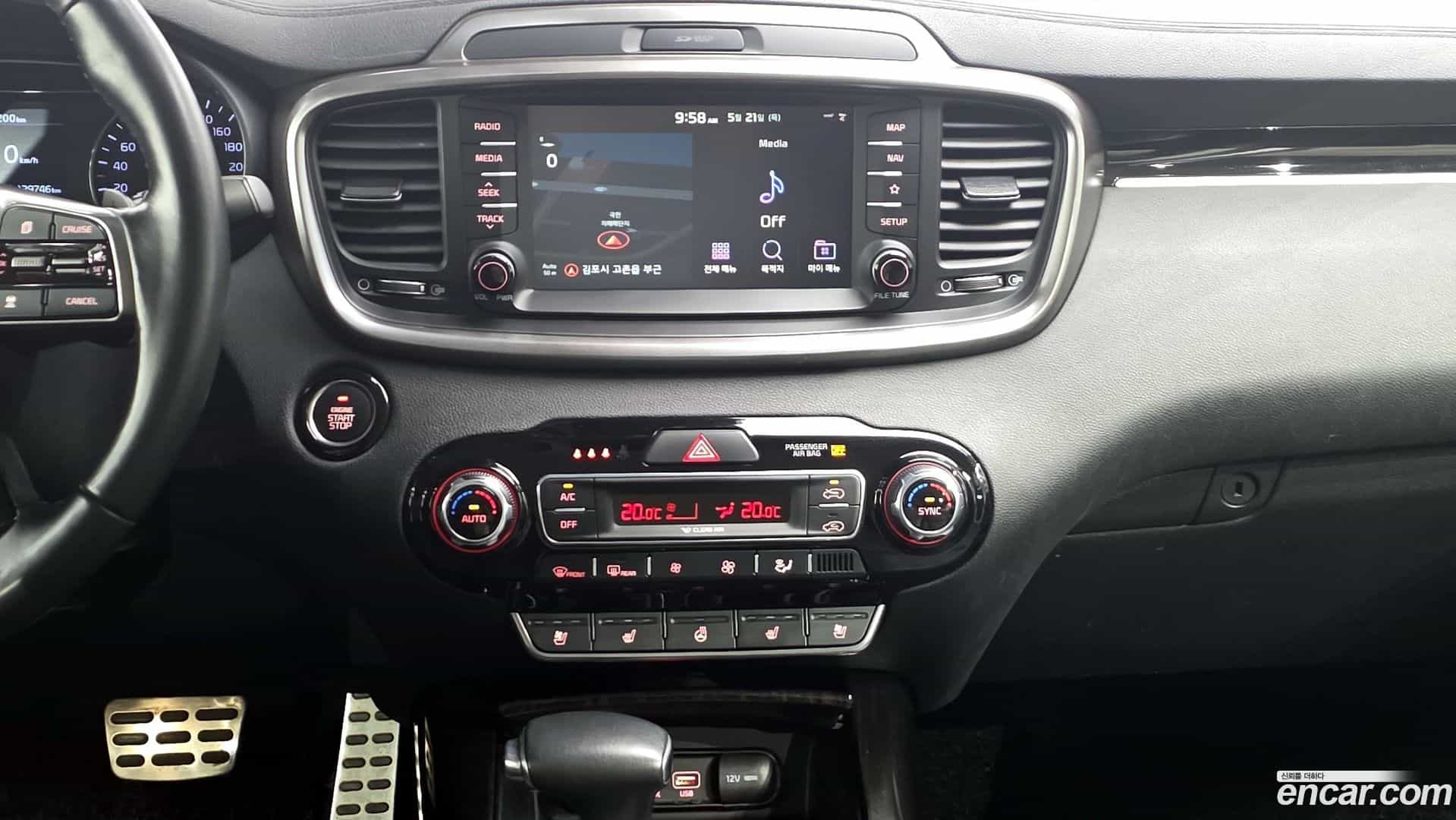 Sorento Kia 2018.6-OPTION-017