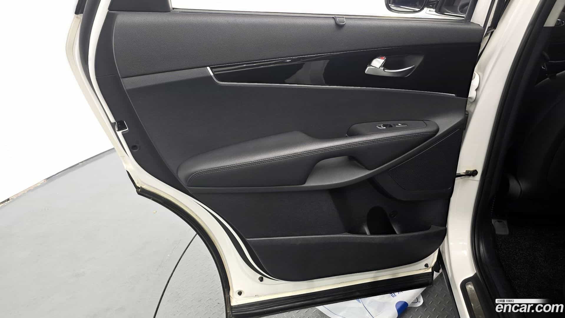 Sorento Kia 2018.6-INNER-035