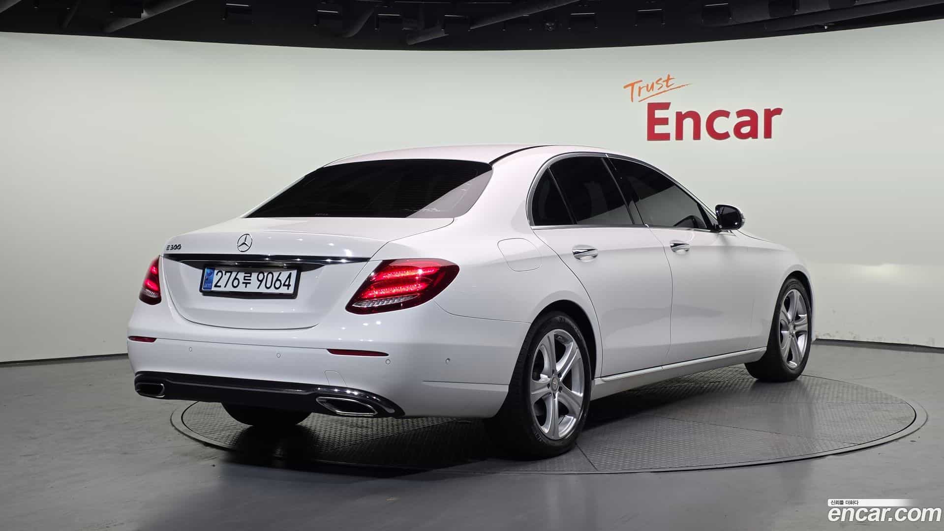 E-Class Mercedes-Benz 2017.11-OUTER-002