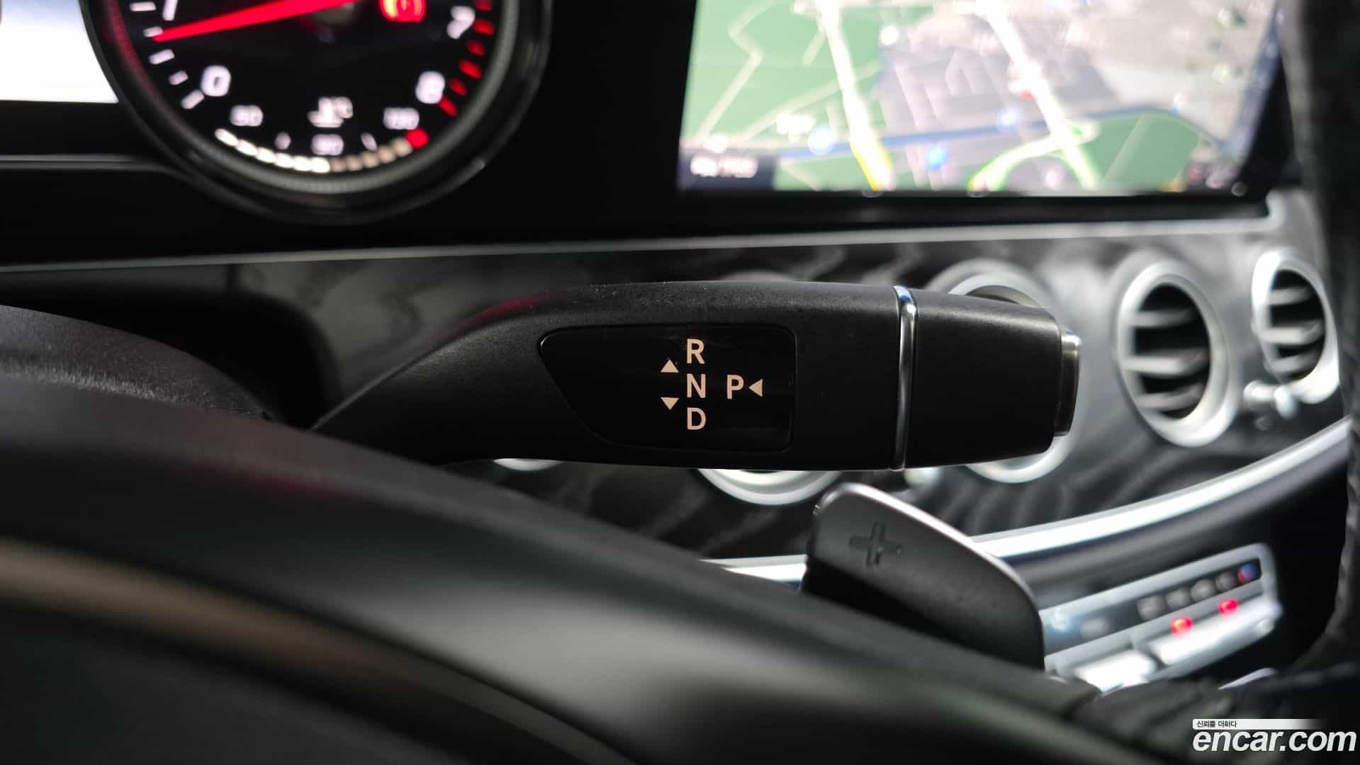 E-Class Mercedes-Benz 2017.11-INNER-009