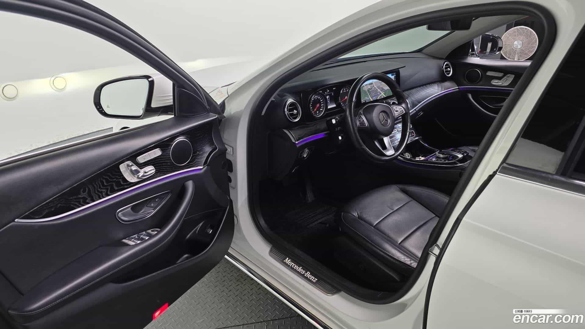 E-Class Mercedes-Benz 2017.11-INNER-010
