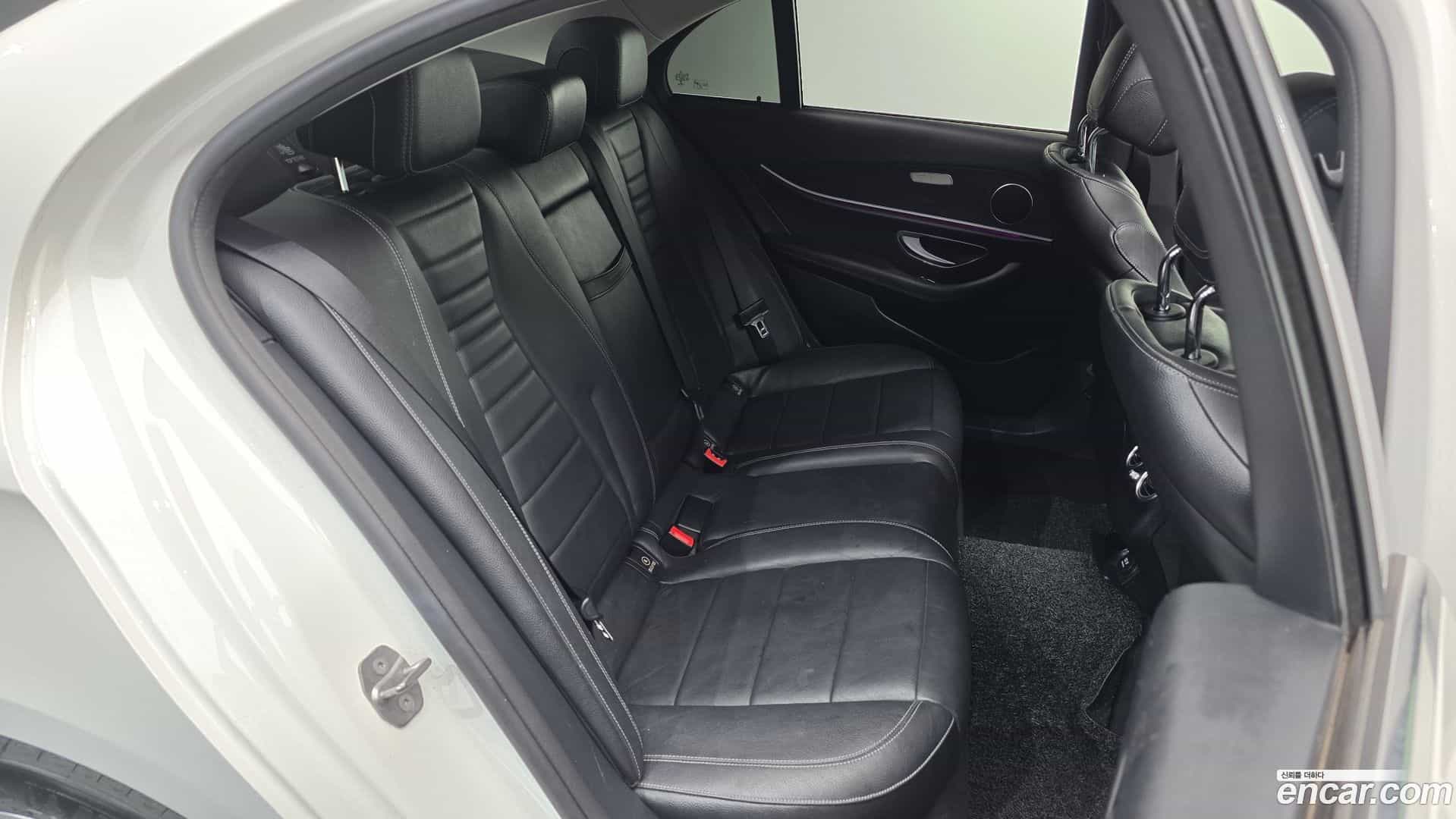 E-Class Mercedes-Benz 2017.11-OPTION-015
