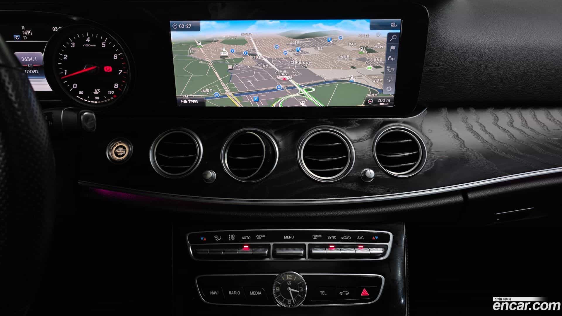E-Class Mercedes-Benz 2017.11-OPTION-017