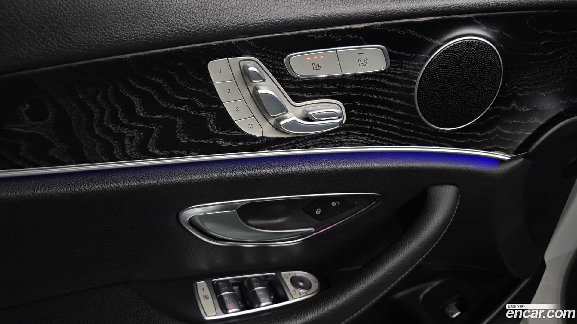 E-Class Mercedes-Benz 2017.11-OPTION-020