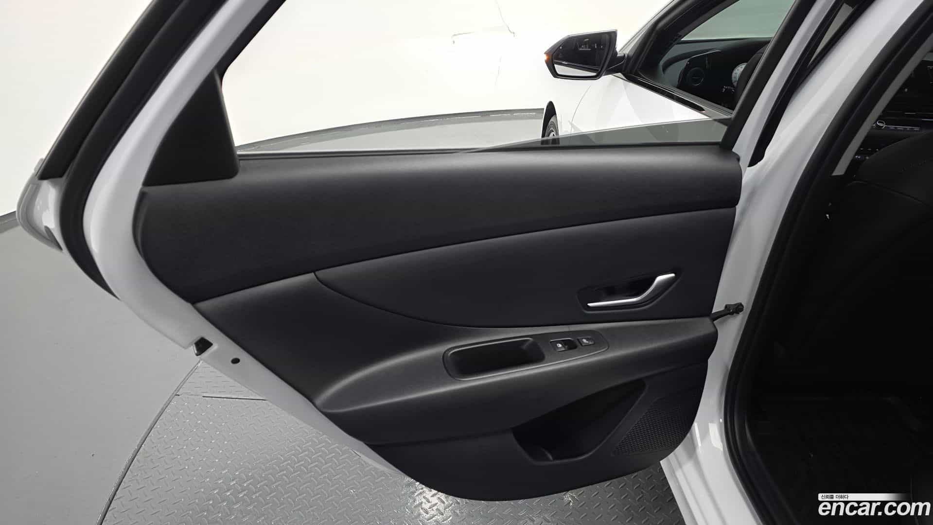 AVANTE Hyundai 2022.9-INNER-035