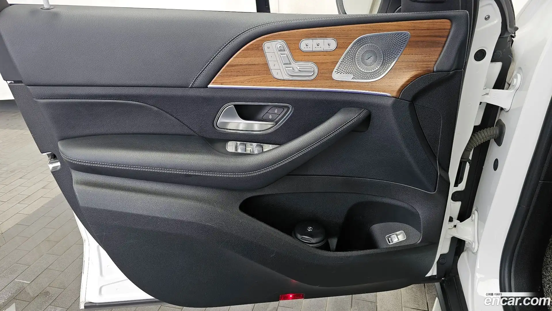 GLE-Class Mercedes-Benz 2019.11-INNER-034