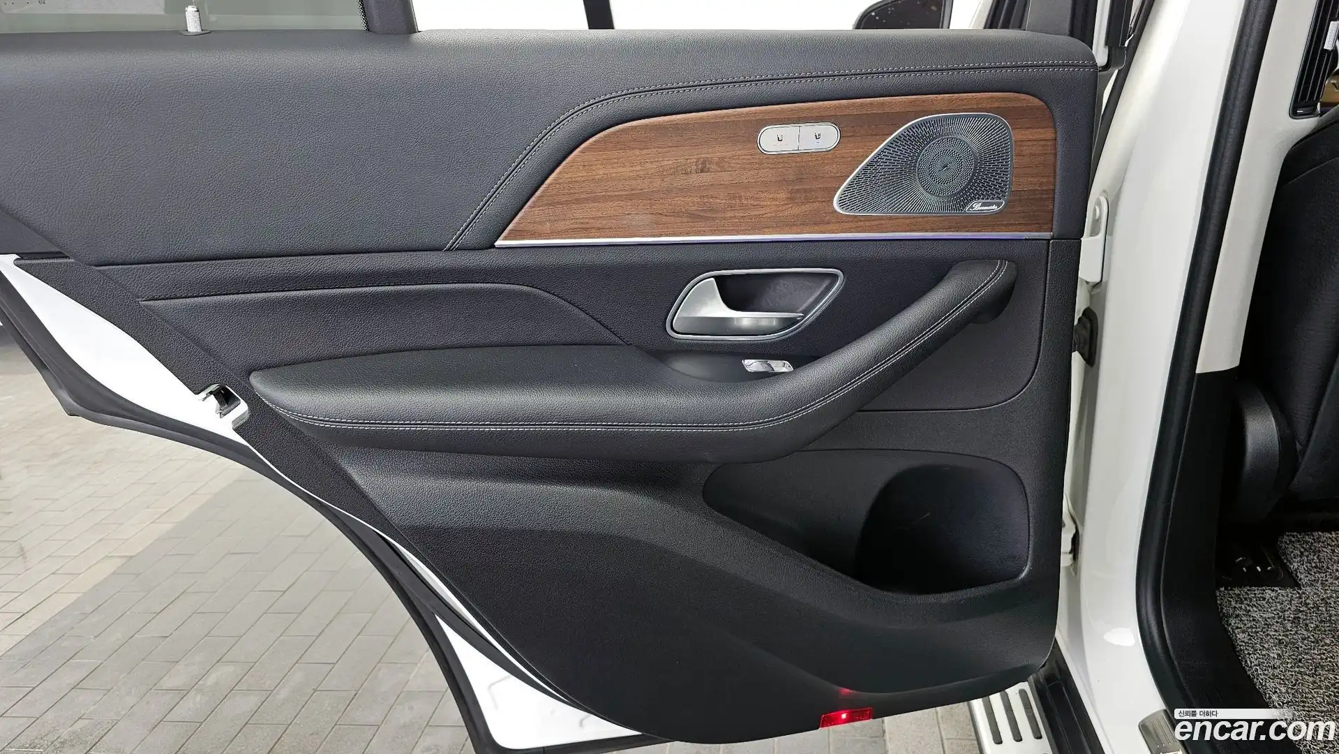 GLE-Class Mercedes-Benz 2019.11-INNER-035