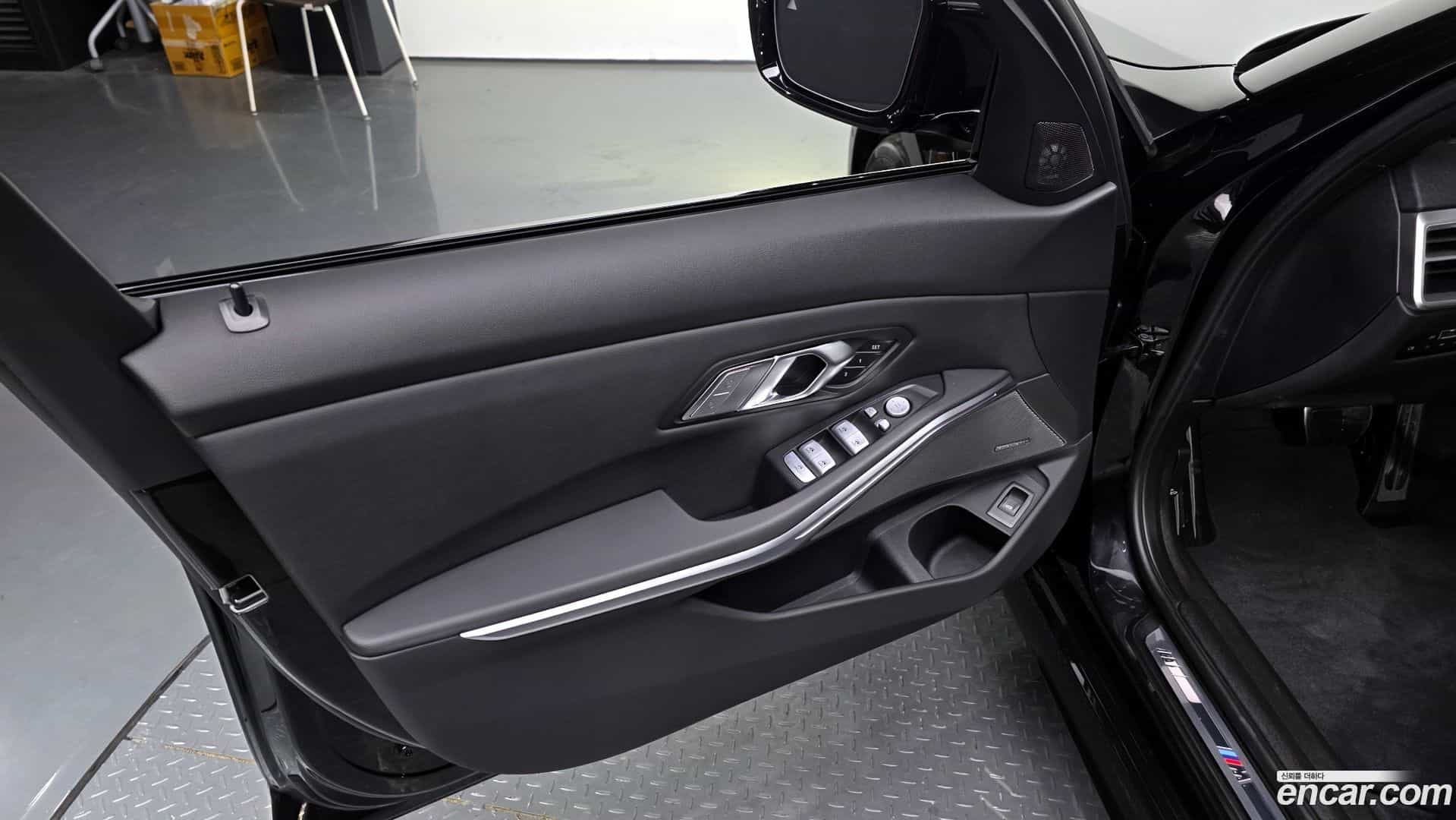 3-Series BMW 2024.11-INNER-034