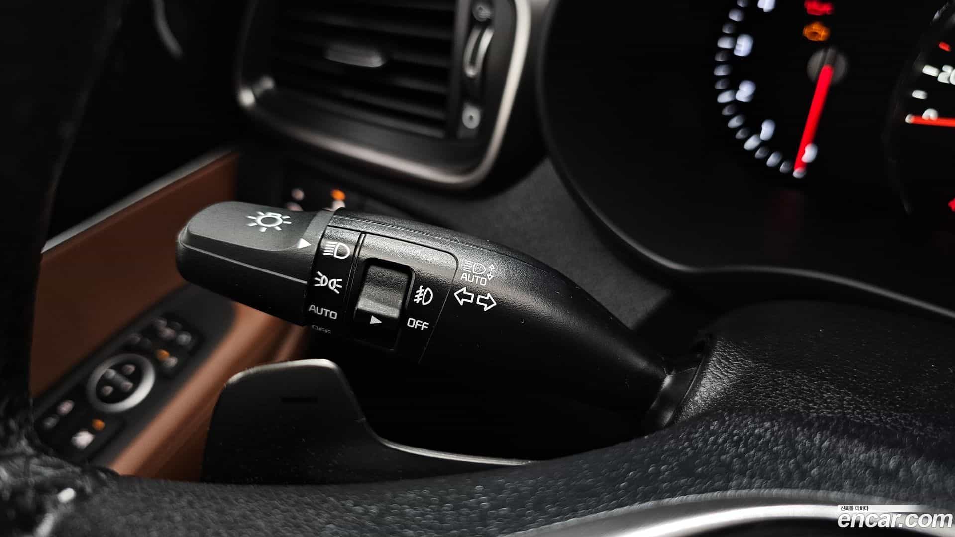 Sorento Kia 2018.2-OPTION-023
