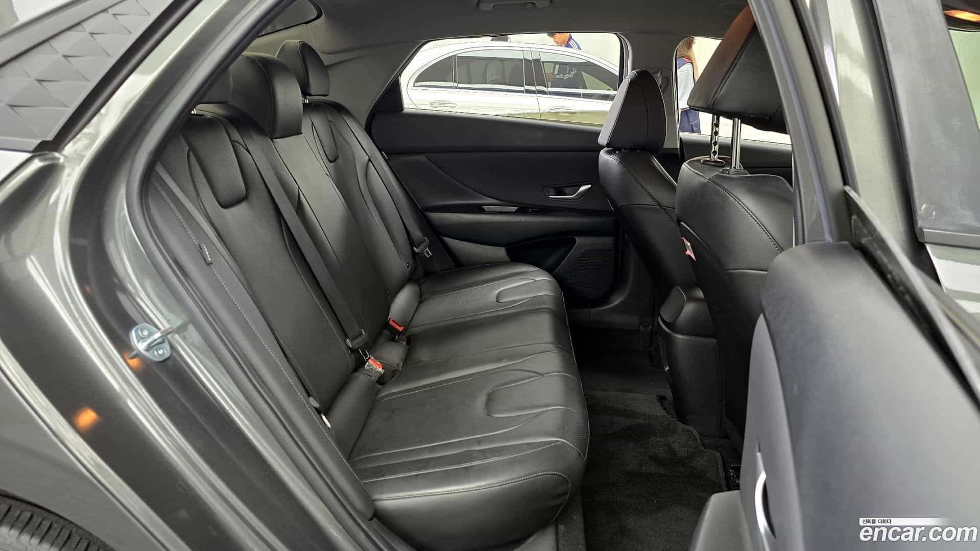AVANTE Hyundai 2023.4-OPTION-015