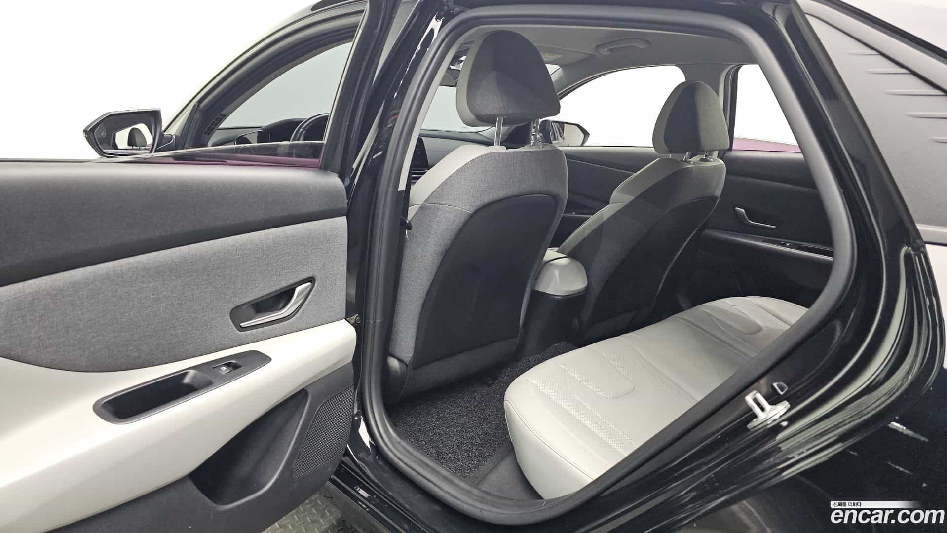 AVANTE Hyundai 2021.2-OPTION-015