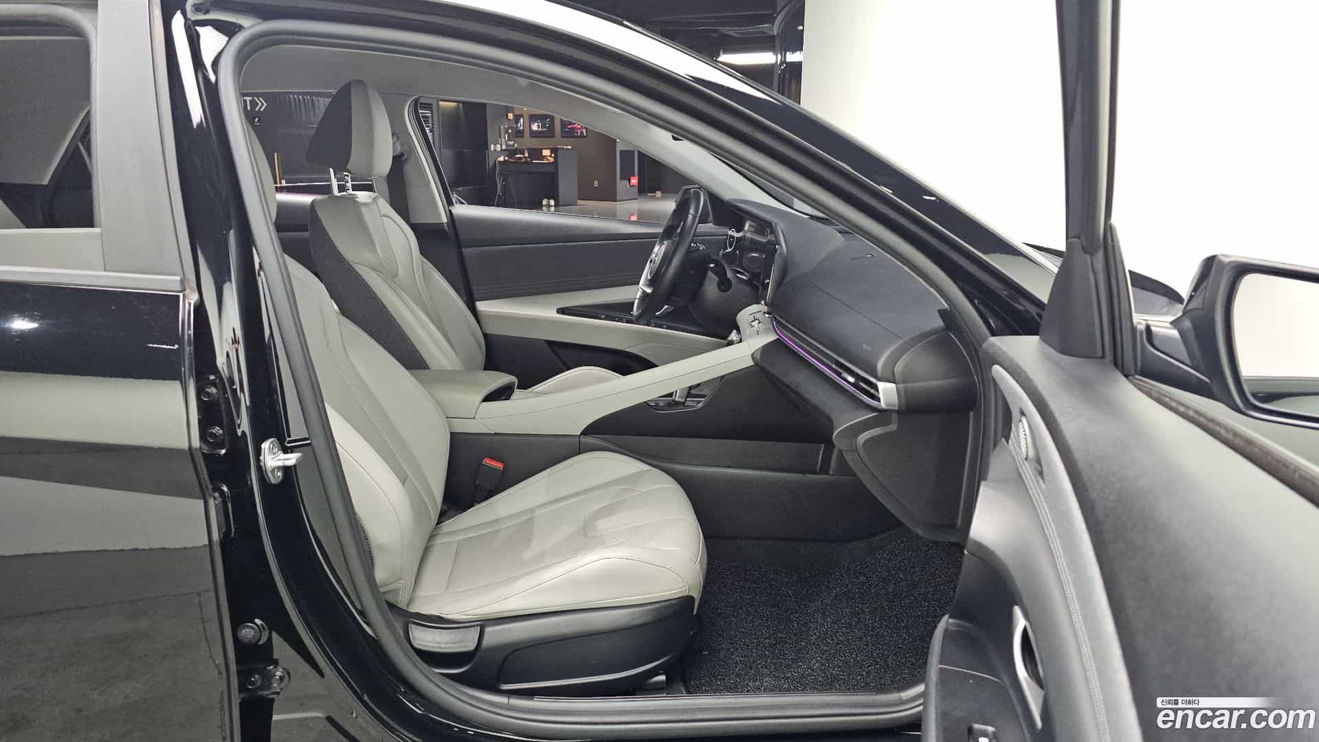 AVANTE Hyundai 2021.2-OPTION-016