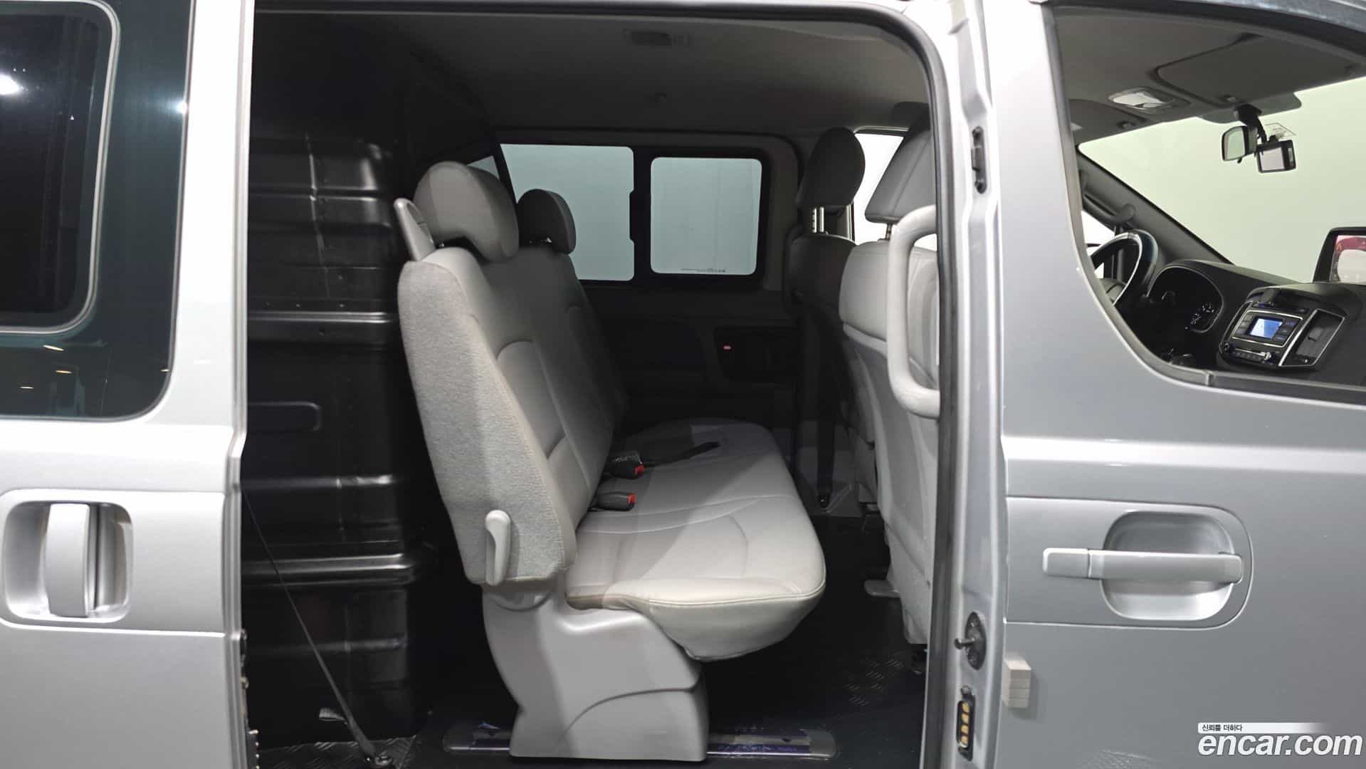 Starex Hyundai 2018.7-OPTION-016