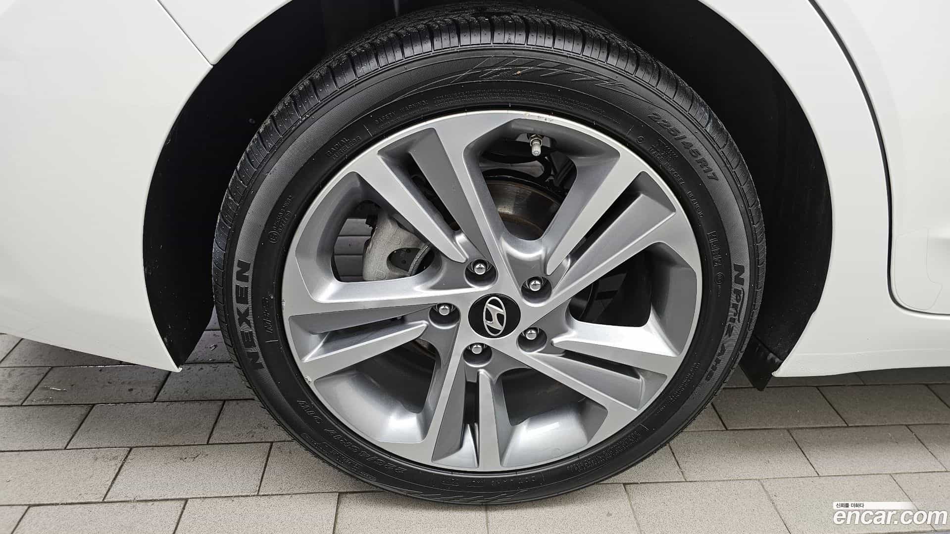 AVANTE Hyundai 2017.0-OUTER-005