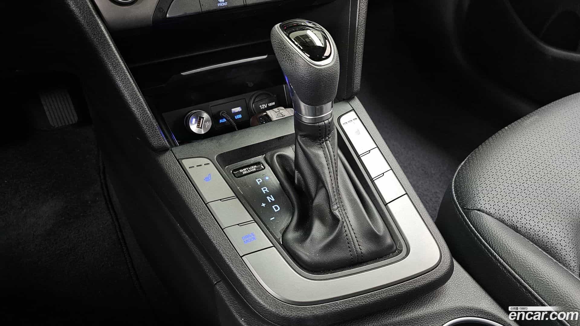 AVANTE Hyundai 2017.0-INNER-009
