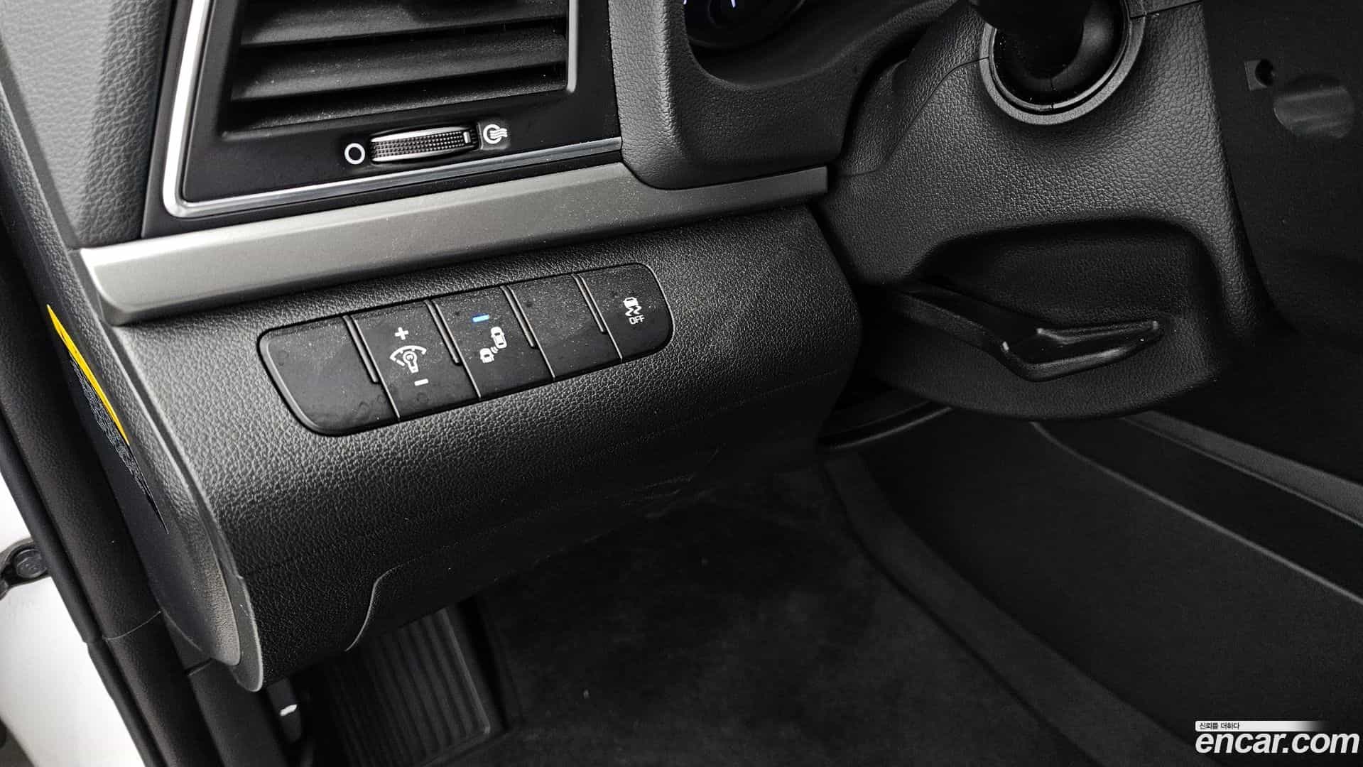 AVANTE Hyundai 2017.0-OPTION-022