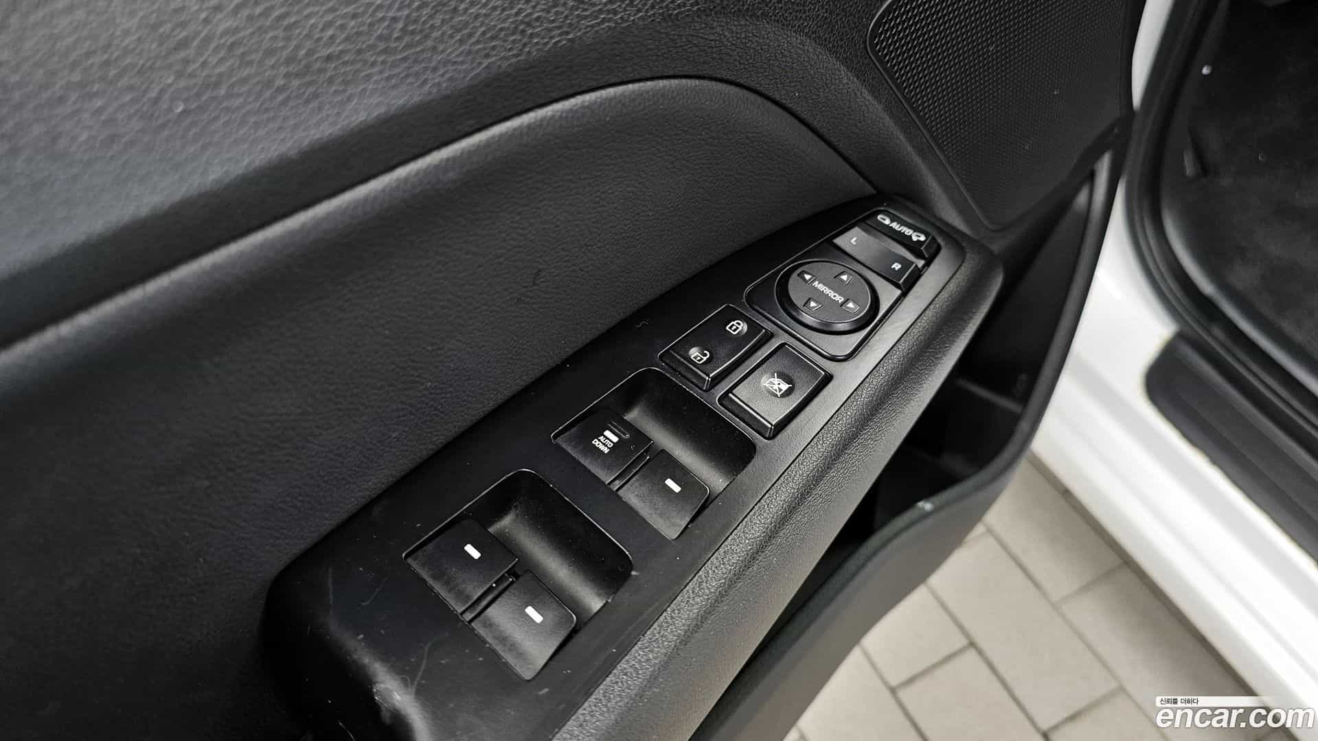 AVANTE Hyundai 2017.0-OPTION-023
