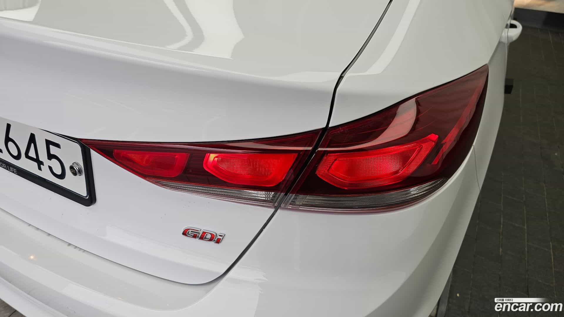 AVANTE Hyundai 2017.0-OUTER-033