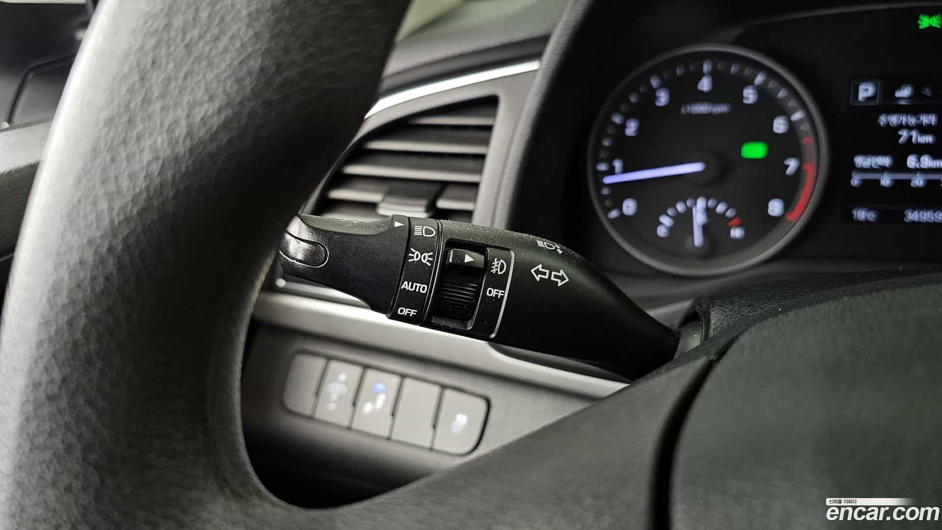 AVANTE Hyundai 2017.0-OPTION-040
