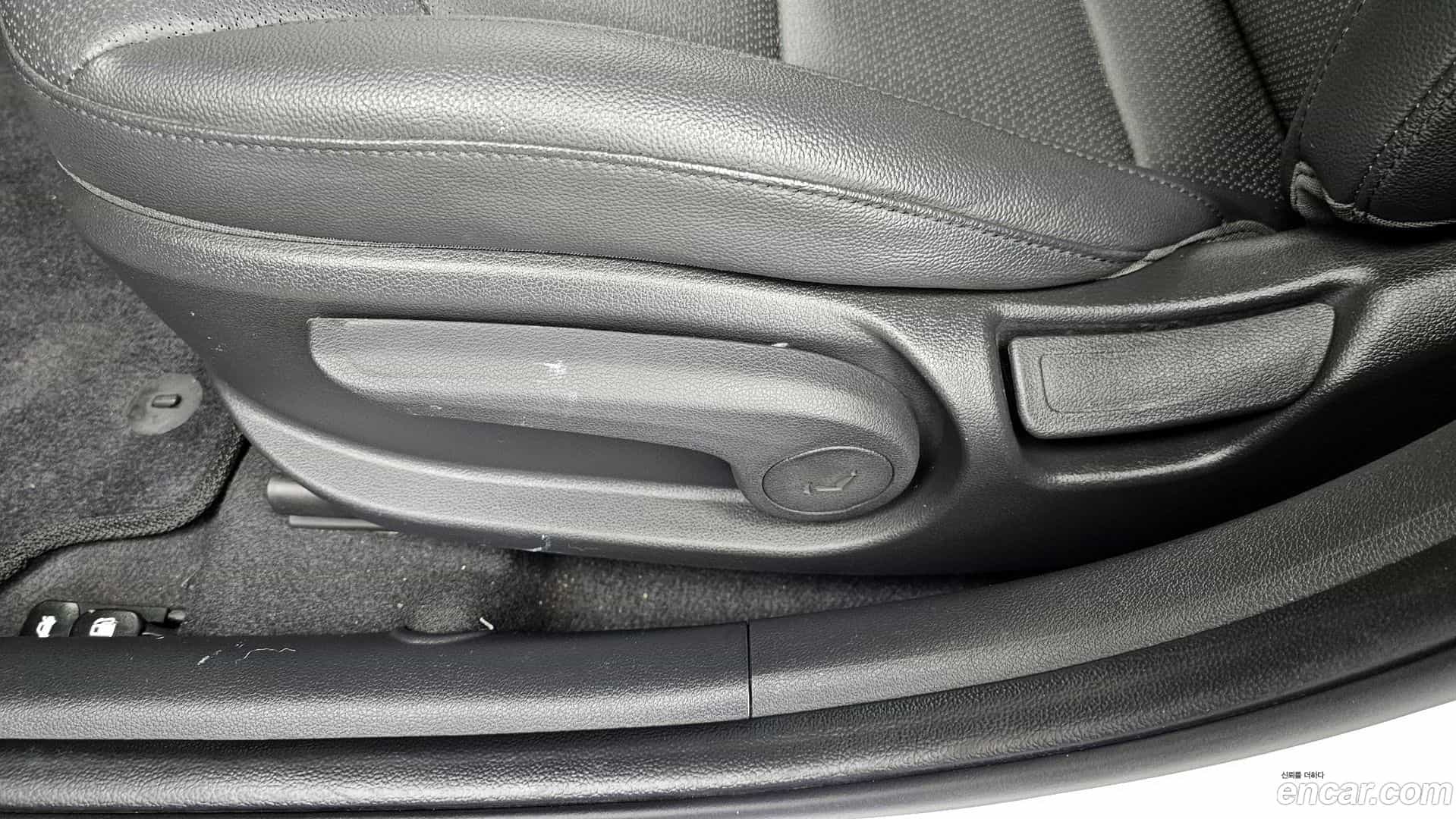 AVANTE Hyundai 2017.0-OPTION-042