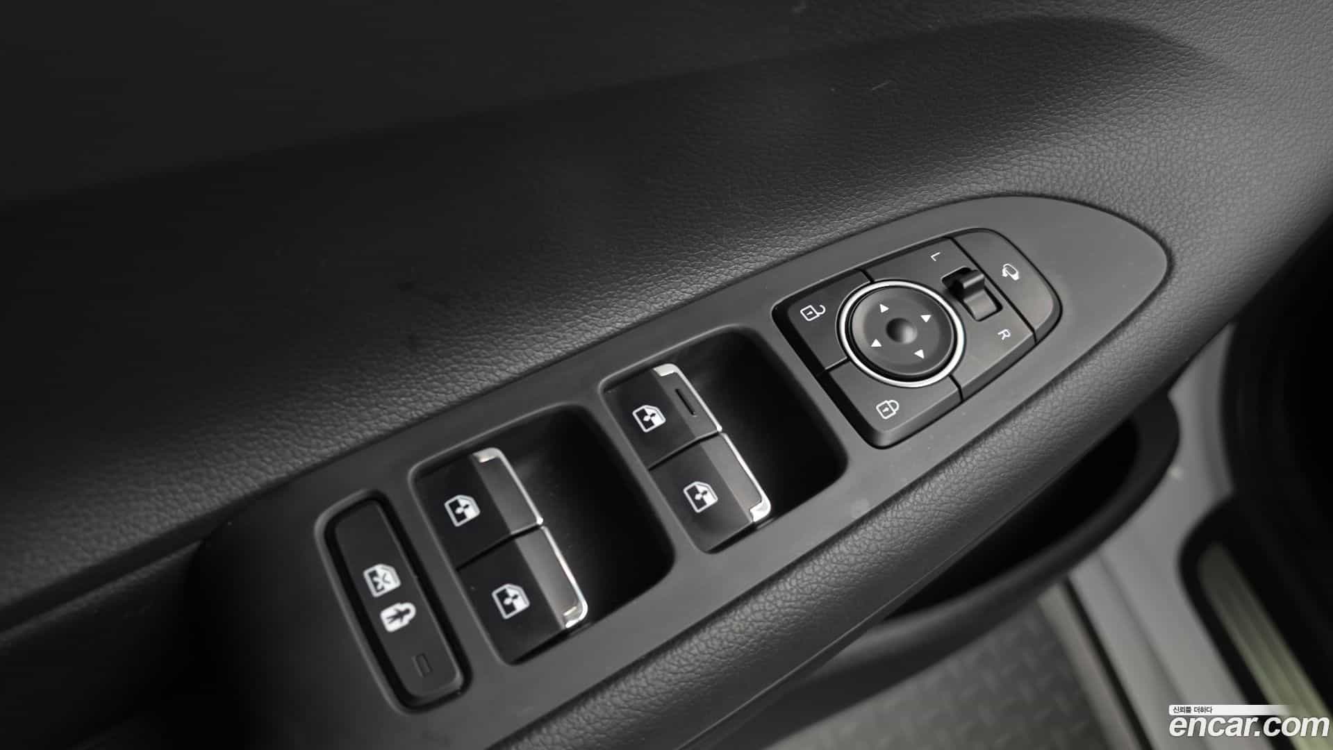 Grandeur Hyundai 2022.9-OPTION-042