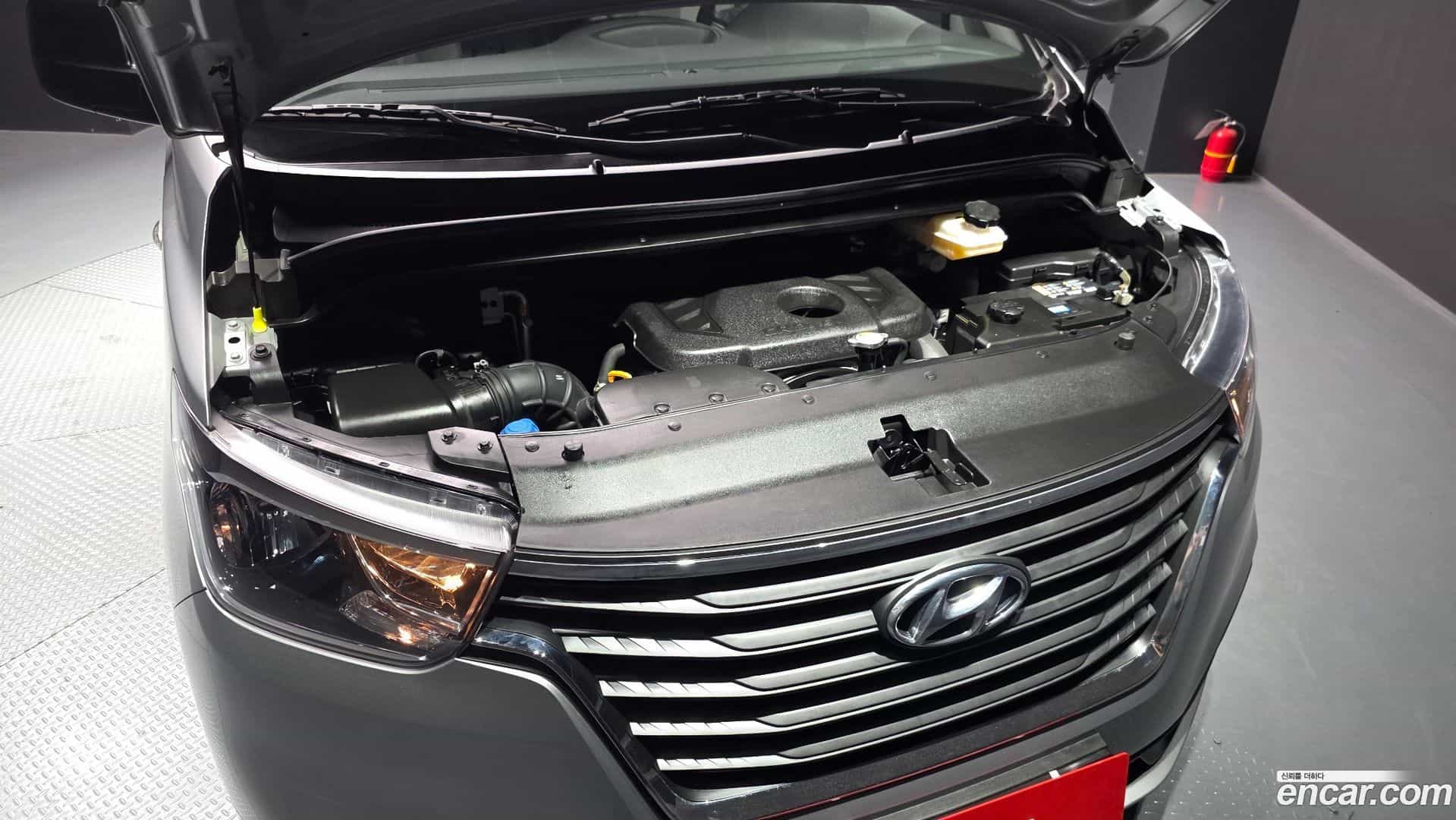 Starex Hyundai 2019.2-OUTER-006
