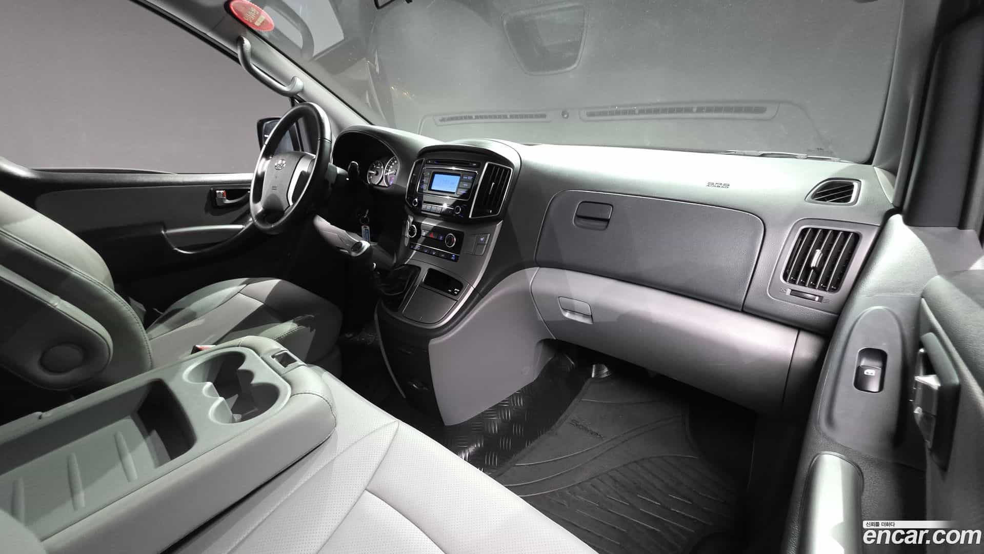 Starex Hyundai 2019.2-INNER-007