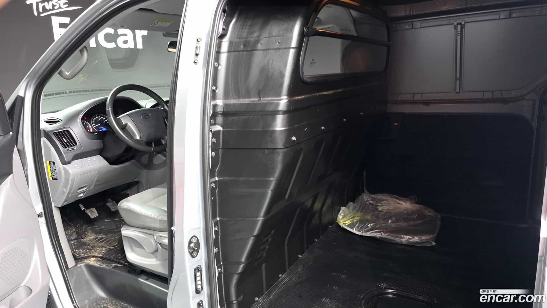 Starex Hyundai 2019.2-OPTION-020