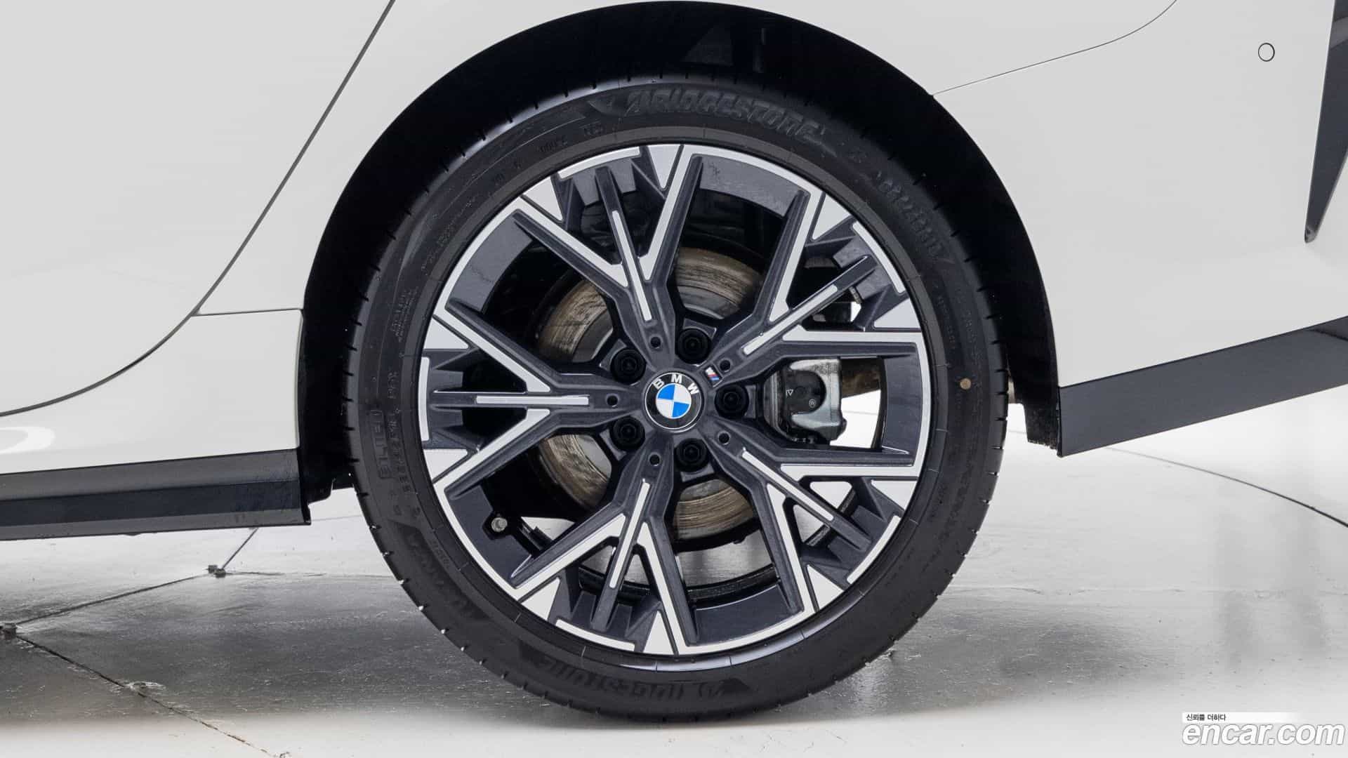 2-Series BMW 2025.11-OUTER-005