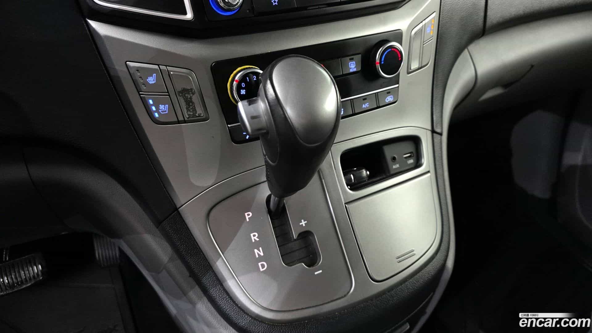 Starex Hyundai 2019.2-INNER-009