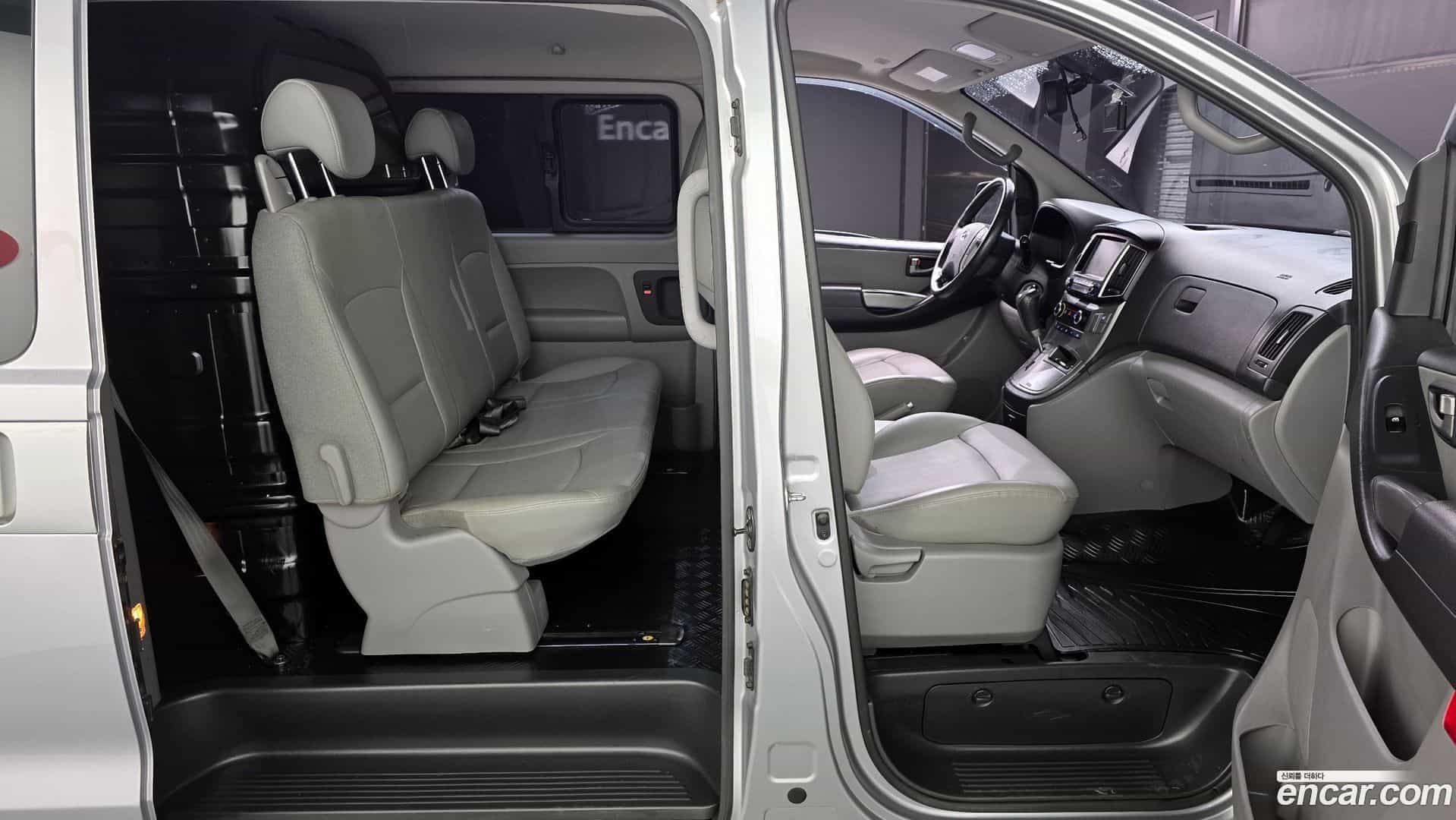 Starex Hyundai 2019.2-OPTION-015