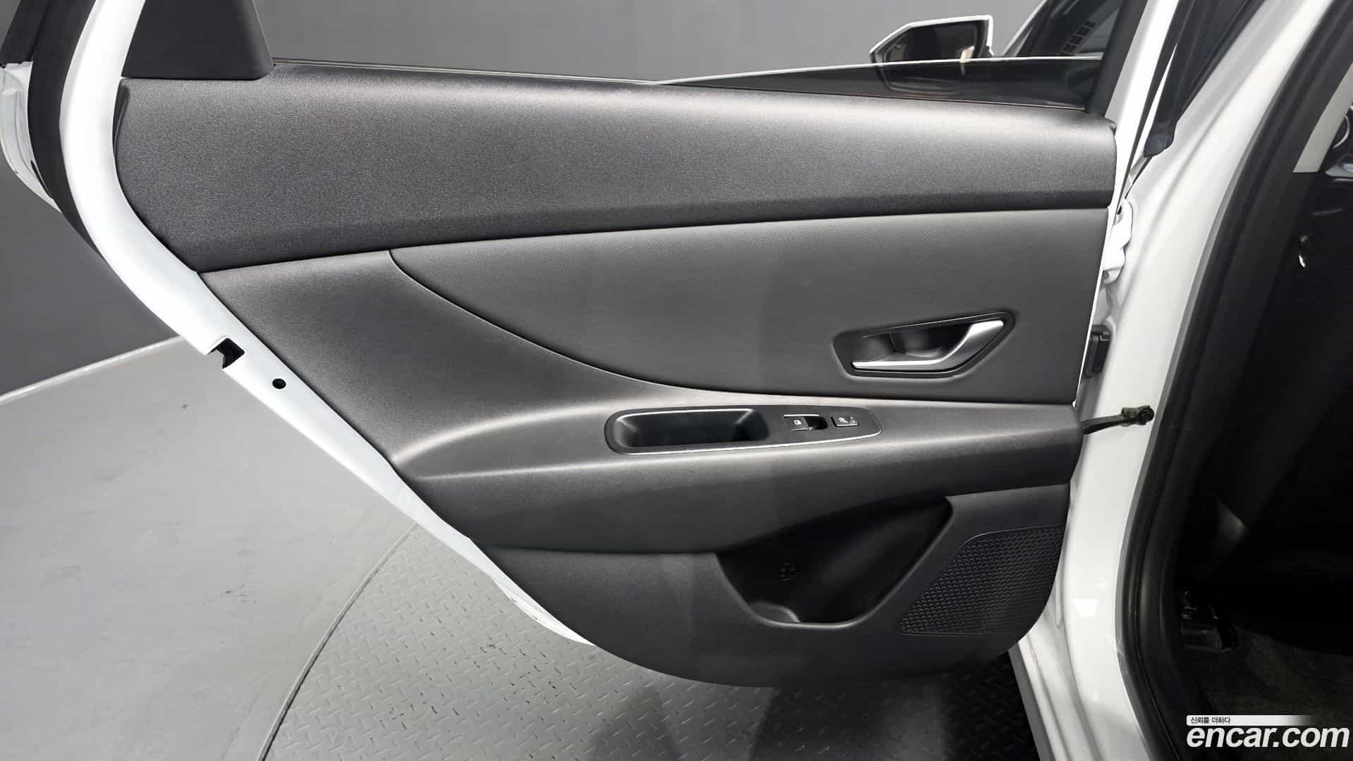 AVANTE Hyundai 2022.3-INNER-035