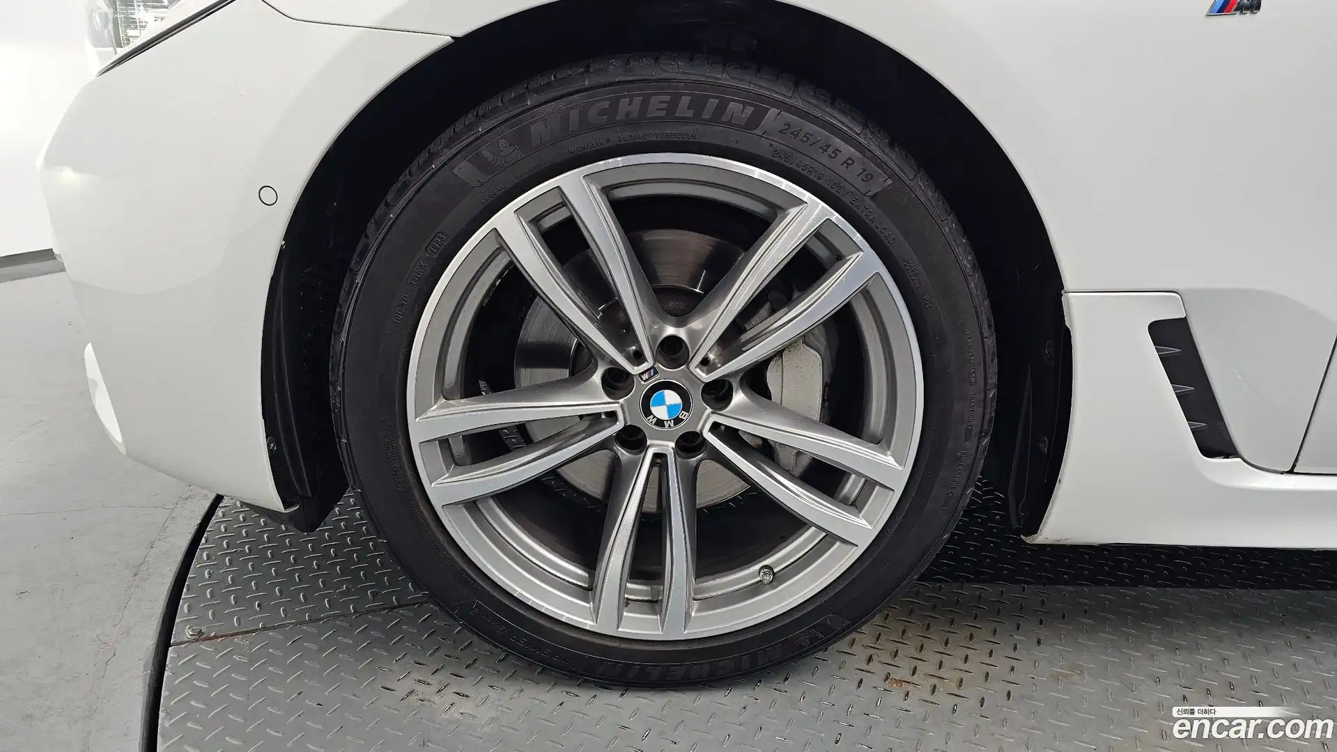 Gran Turismo BMW 2019.11-OUTER-005